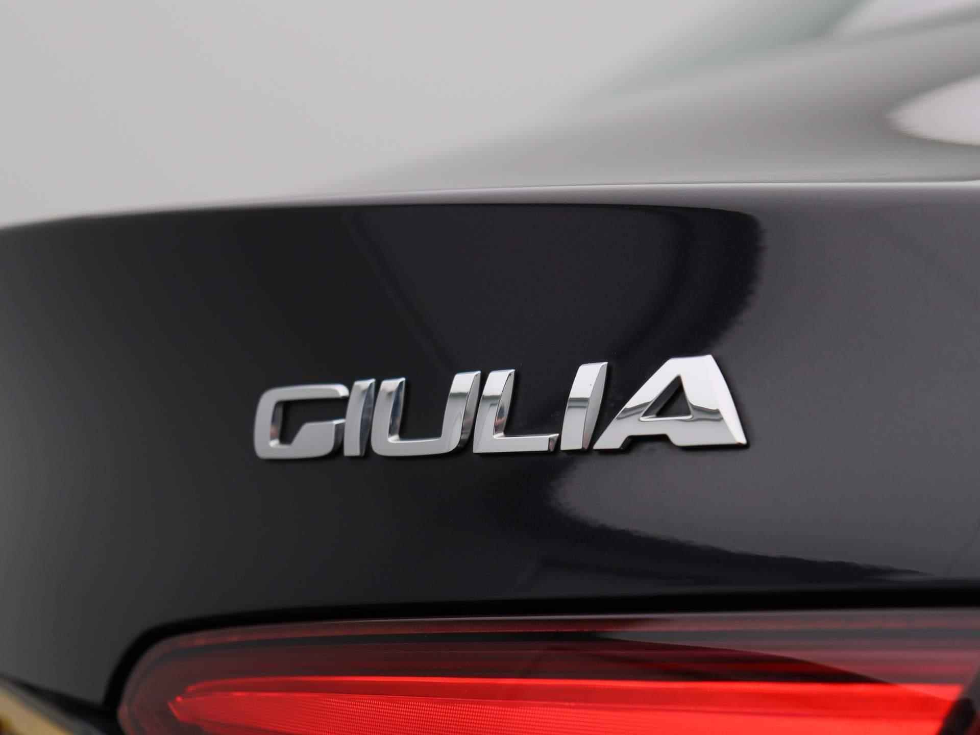Alfa Romeo Giulia 2.0T Super | Camera | Lederen Bekleding | Climate-Control | Stoelverwarming | Stuurverwarming | Cruise-Control | bestuurder stoel elektrisch verstelbaar | - 38/45