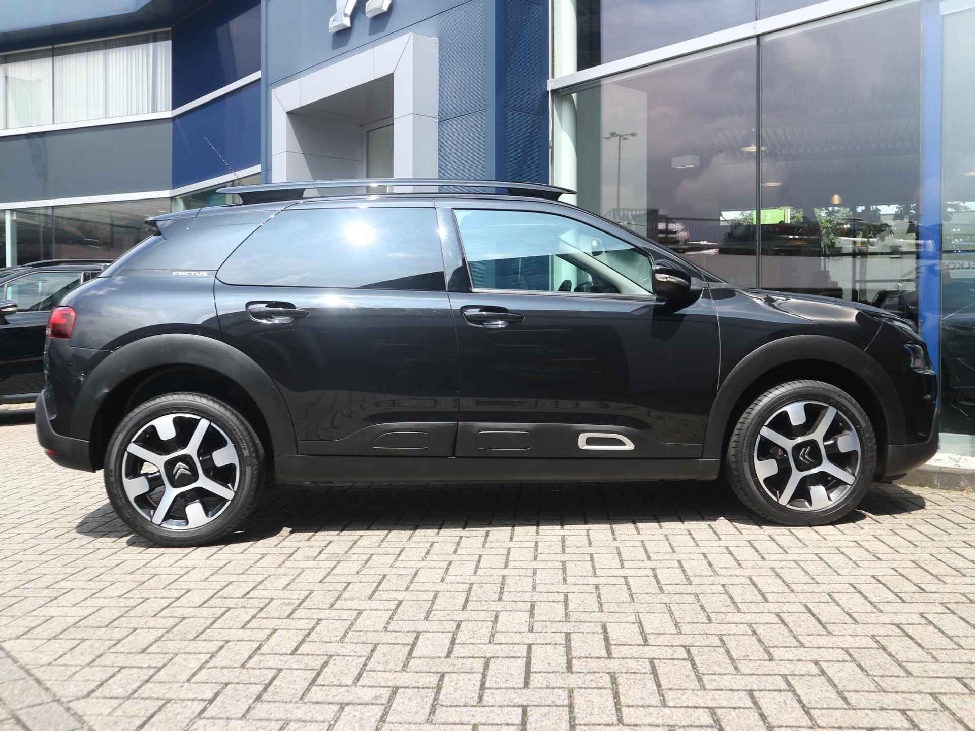 Citroen C4 Cactus 1.2 110pk Shine Cruise Control | Navigatie | Apple Carplay | Achteruitrijcamera - 10/37