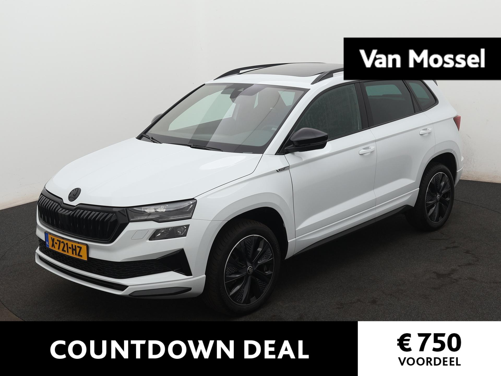 Skoda Karoq 1.5 TSI ACT Sportline Business | PANORAMADAK | DODEHOEK SENSOR | LANE ASSIST | NAVIGATIE | STUUR- EN STOELVERWARMING |