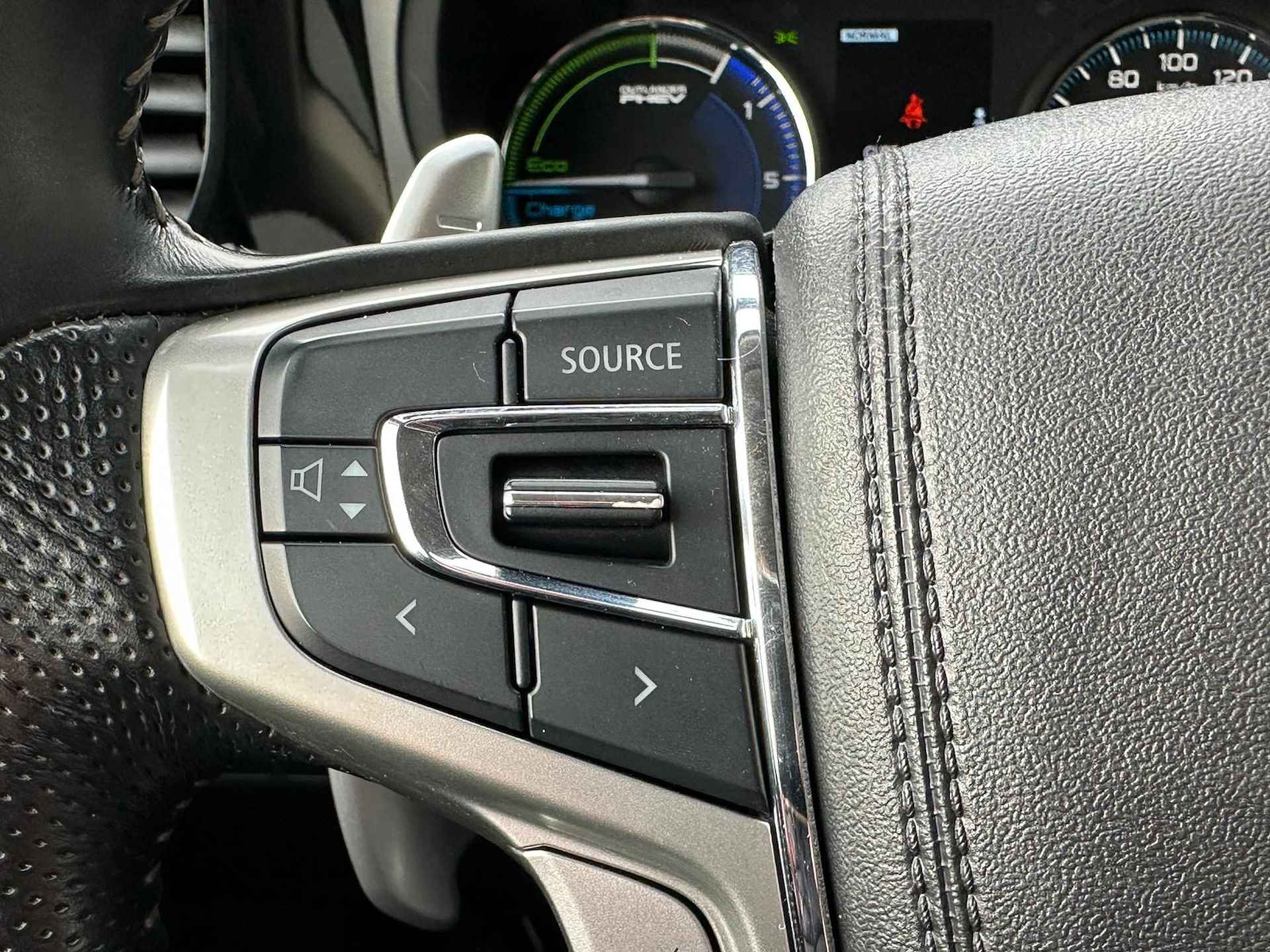 MITSUBISHI Outlander 2.4 DOHC MIVEC PHEV 4WD Aut Pure+ | TREKHAAK  | Carplay | CRUISE CONTROL | CLIMATE CONTROL | ALL SEASON BANDEN | - 24/39