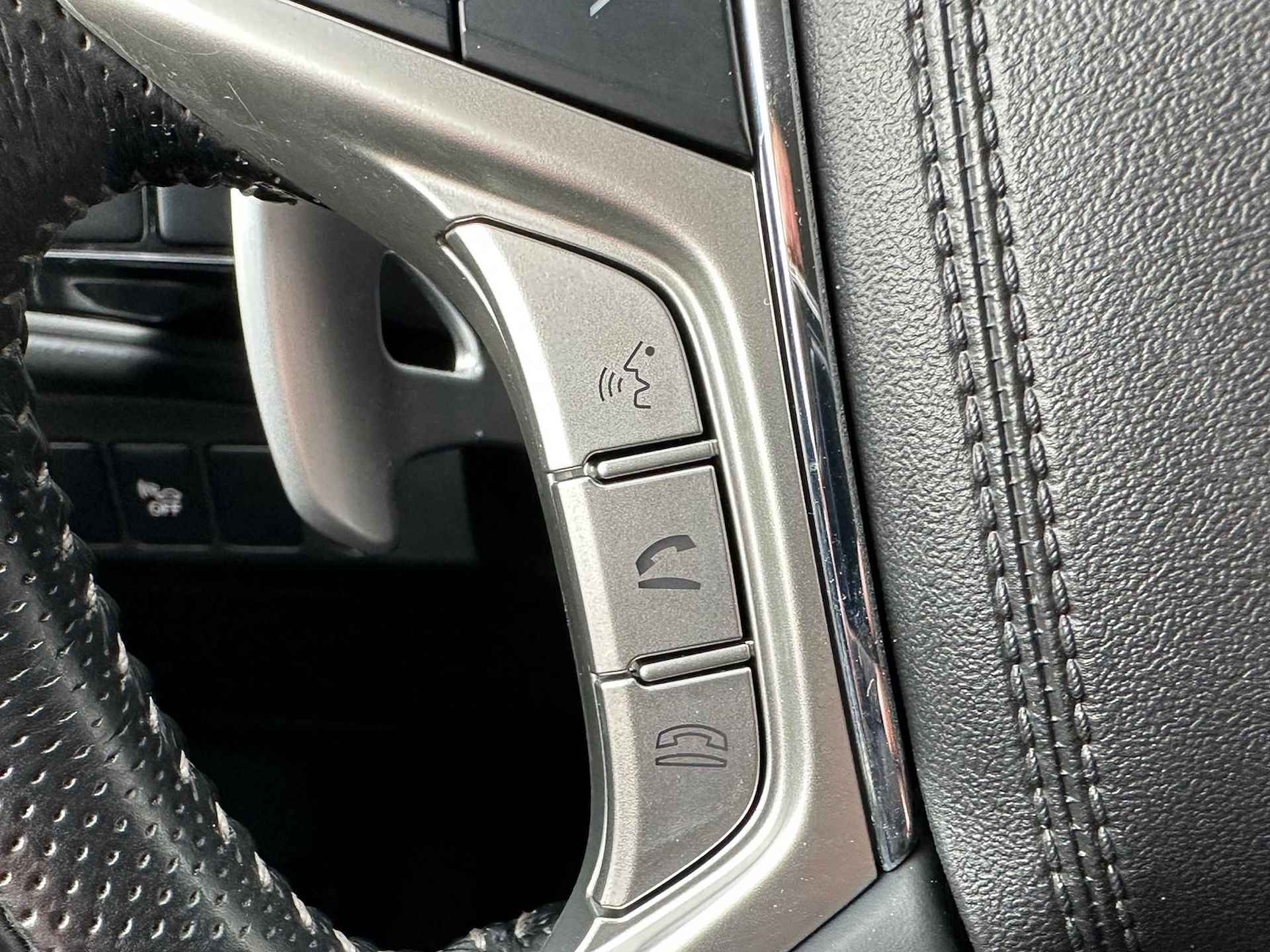 MITSUBISHI Outlander 2.4 DOHC MIVEC PHEV 4WD Aut Pure+ | TREKHAAK  | Carplay | CRUISE CONTROL | CLIMATE CONTROL | ALL SEASON BANDEN | - 25/39