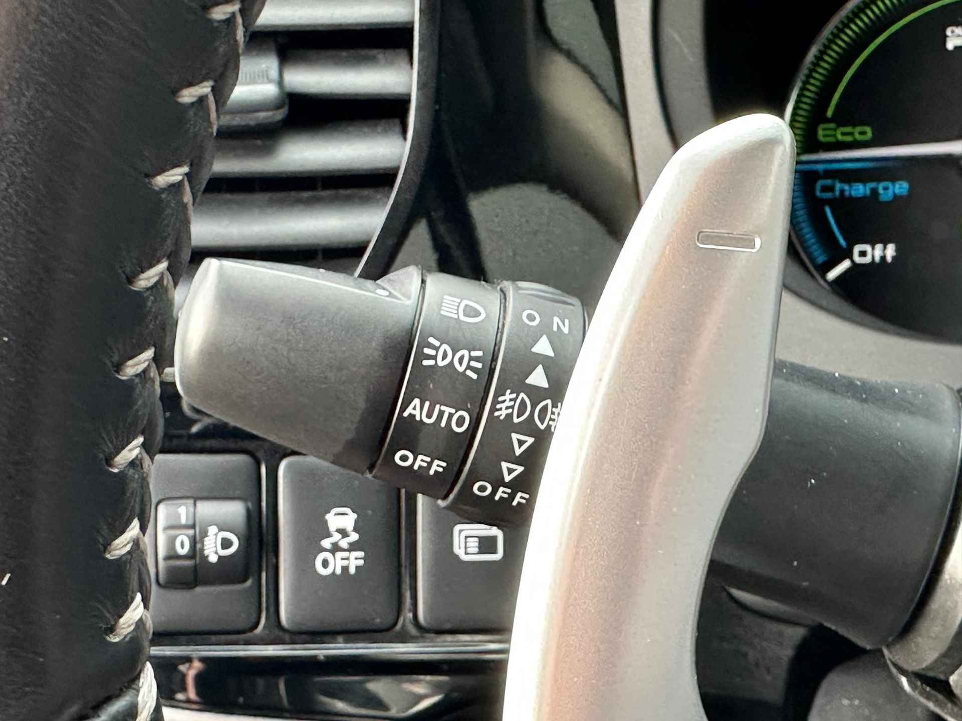 MITSUBISHI Outlander 2.4 DOHC MIVEC PHEV 4WD Aut Pure+ | TREKHAAK  | Carplay | CRUISE CONTROL | CLIMATE CONTROL | ALL SEASON BANDEN | - 27/39