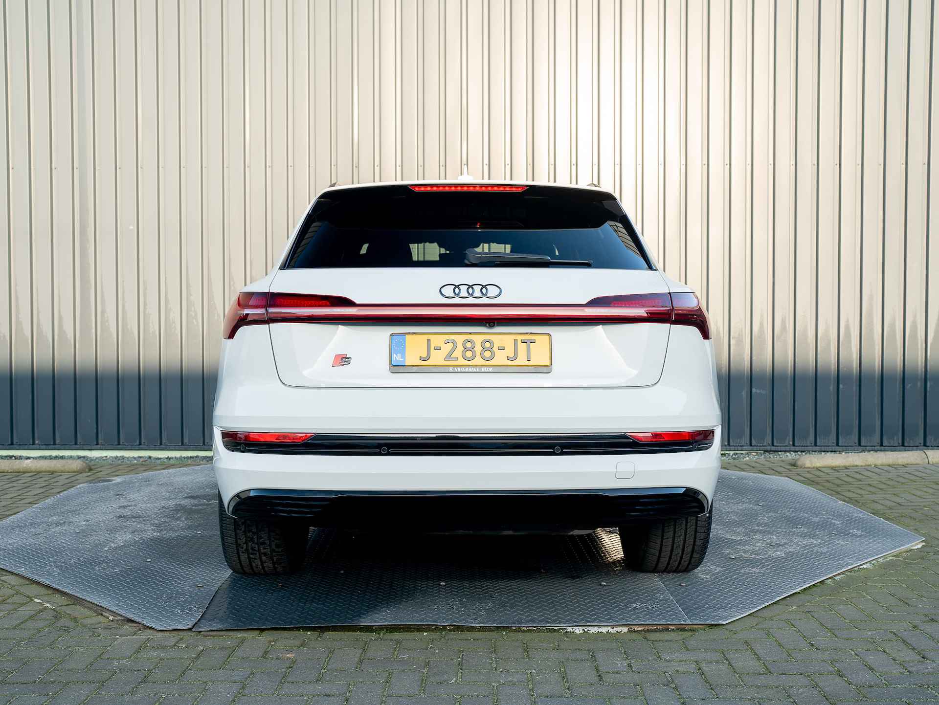 Audi e-tron e-tron 55 quattro advanced Pro Line S 95 kWh | Pano | 360 Camera | Head Up | Stoelgeheugen | 22inch | Prijs Rijklaar!! - 55/61