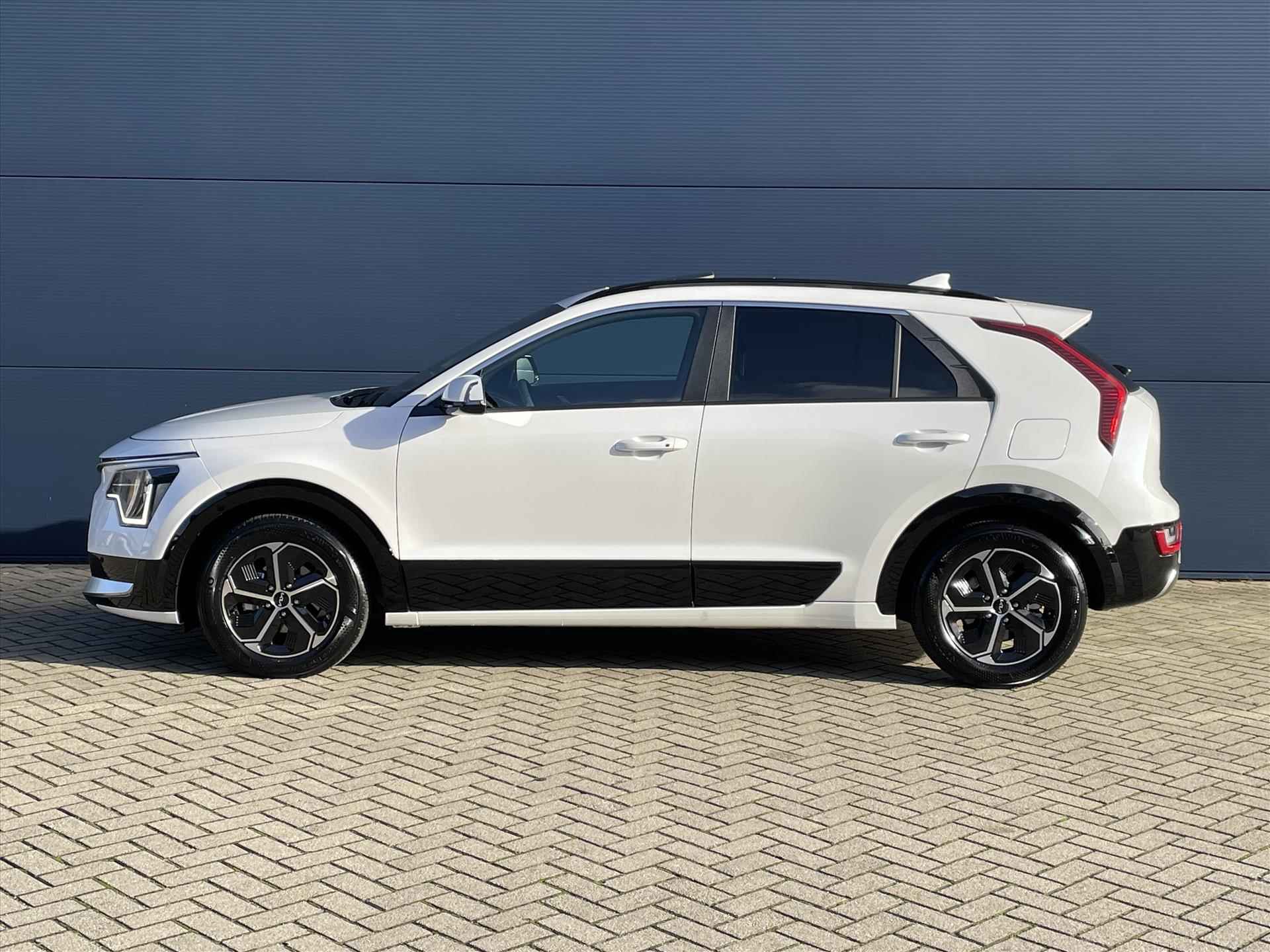 KIA Niro 1.6 GDi Hybrid 141pk DynamicPlusLine | Stoel-/Stuurverwarming | Climate Control | Schuif-/Kanteldak | Elektronische Achterklep | - 2/44