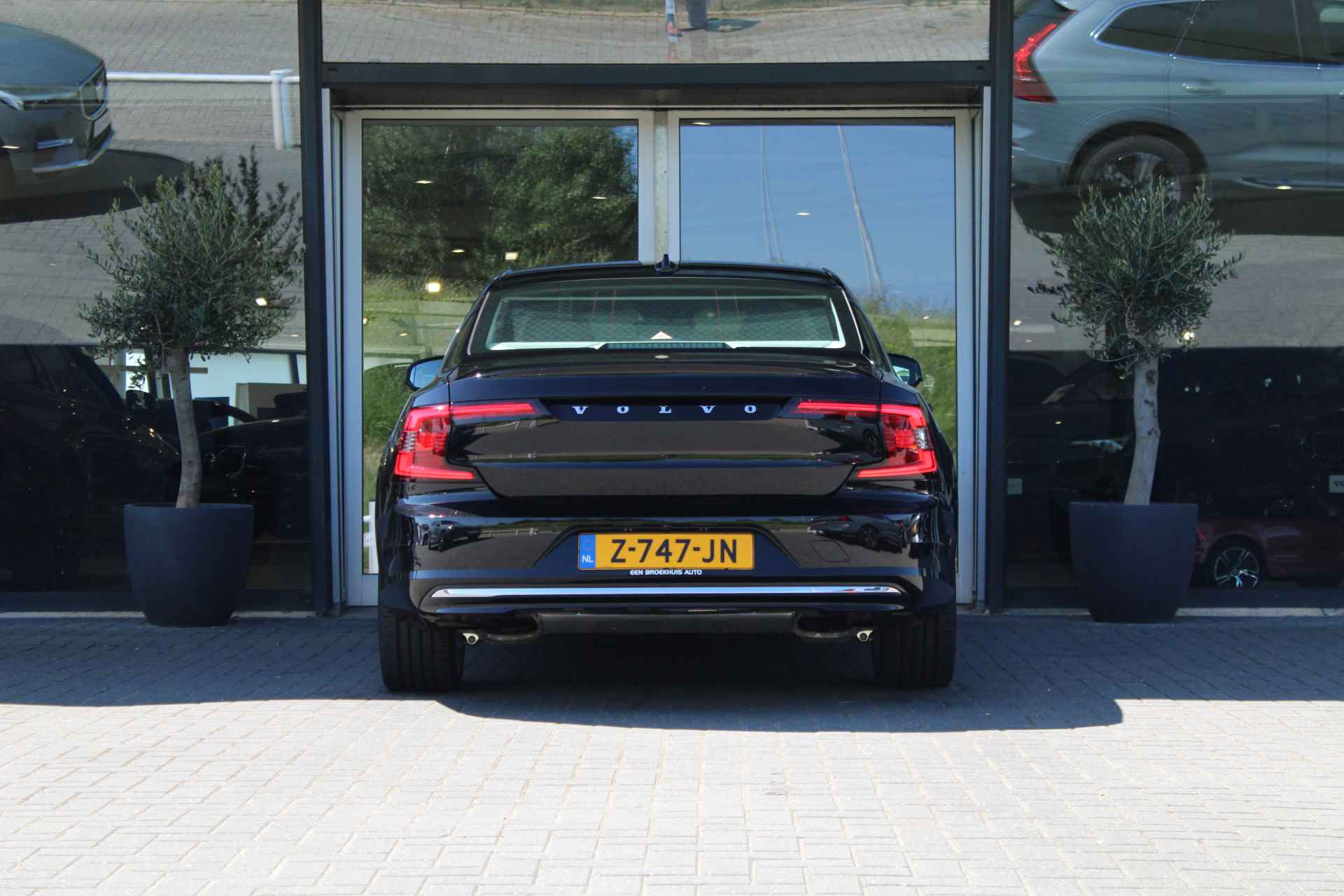 Volvo S90 T8 Plus Bright | Luchtvering | 21" | Stoelventilatie | Gelamineerd Glas | Adaptive Cruise | Trekhaak | BLIS - 4/45