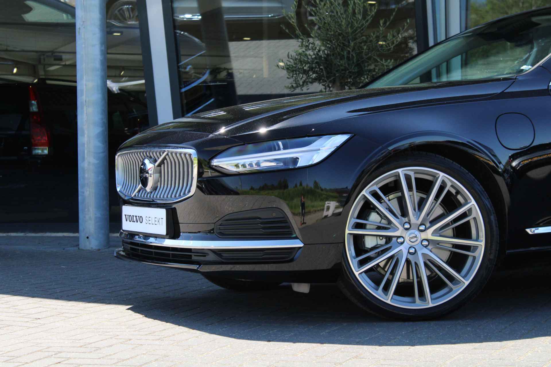 Volvo S90 T8 Plus Bright | Luchtvering | 21" | Stoelventilatie | Gelamineerd Glas | Adaptive Cruise | Trekhaak | BLIS - 16/45