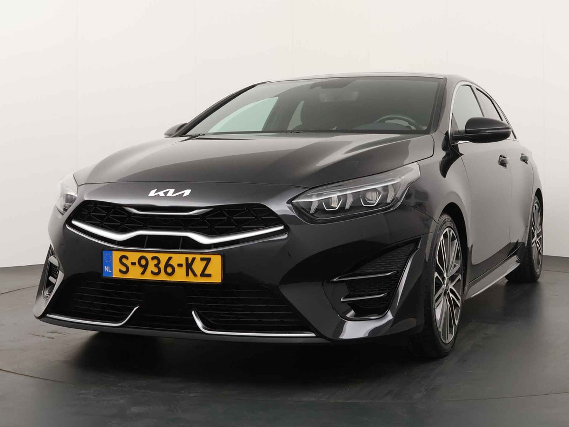 Kia ProCeed 1.5 T-GDi GT-PlusLine - LED-verlichting - LM-Velgen - Navigatie - Camera - Adapt. Cruise Control - Climate Control - - Fabrieksgarantie tot 21-02-2030 - 3/50