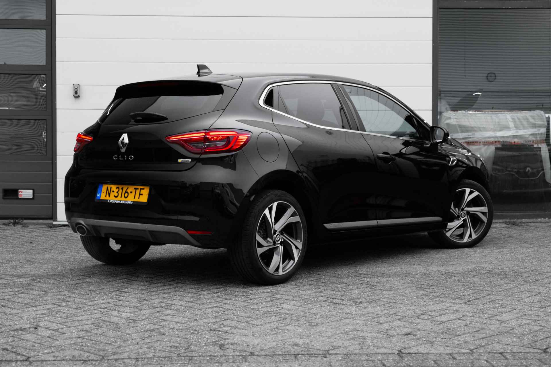 Renault Clio 1.0 TCe R.S. Line | Camera achter | RS line wielen | ECC | 6 bak | incl. Bovag rijklaarpakket met 12 maanden garantie | - 2/51