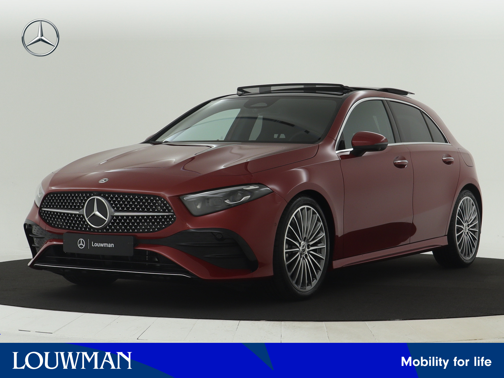 Mercedes-Benz A-Klasse 180 Star Edition AMG Line Plus | Antidiefstalpakket URBAN GUARD PLUS | Dodehoekassistent | 	Parkeerpakket met 360°-camera | Extra USB-poorten | KEYLESS GO | Sfeerverlichting | Head-up display | Verwarmde stoelen vooraan |