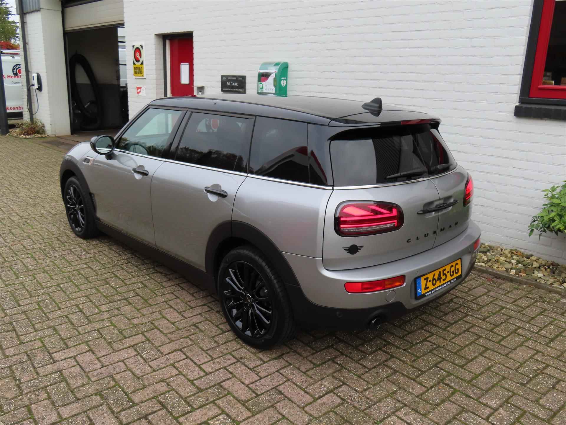 MINI Mini Clubman (f54) 1.5 136pk Aut Cooper Classic Business Edition/ Led koplampen/ Apple Carplay/ Stoelverwarming/ Adaptieve cruise/ 1 Eigenaar/ Origineel NL/ NAP - 6/45