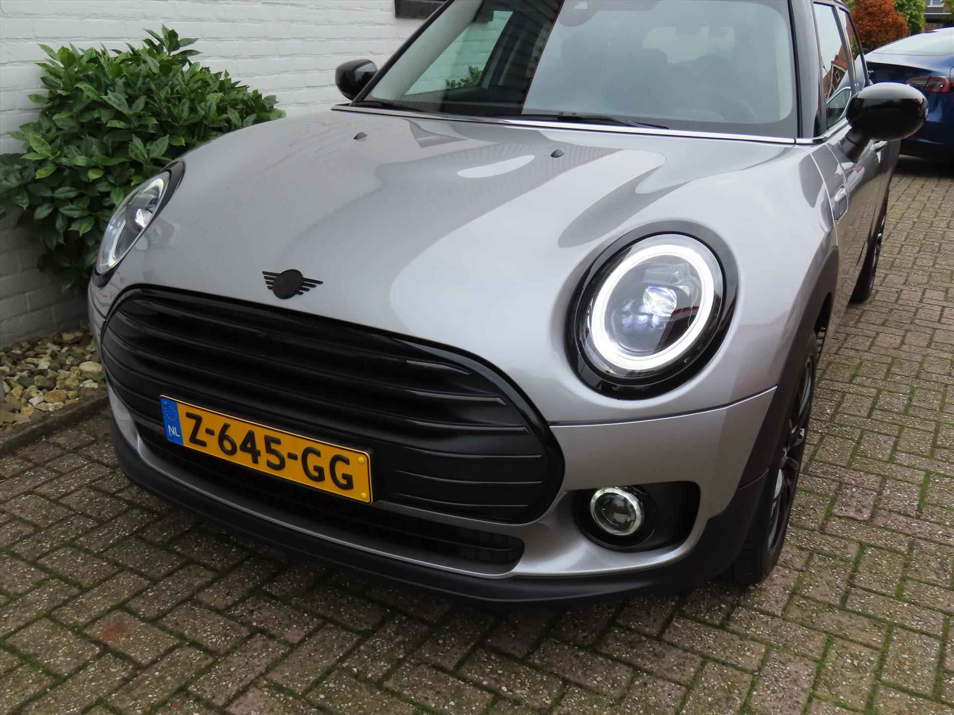 MINI Mini Clubman (f54) 1.5 136pk Aut Cooper Classic Business Edition/ Led koplampen/ Apple Carplay/ Stoelverwarming/ Adaptieve cruise/ 1 Eigenaar/ Origineel NL/ NAP - 35/45