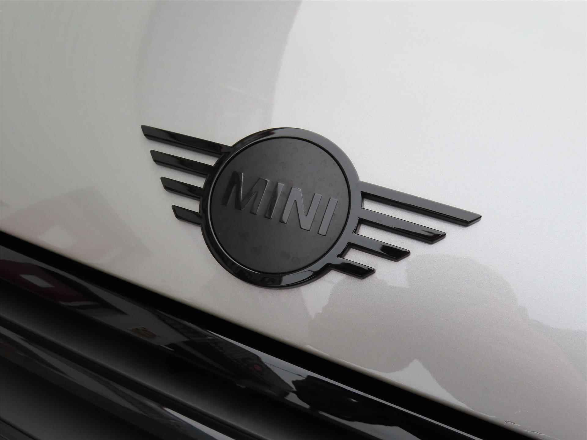 MINI Mini Clubman (f54) 1.5 136pk Aut Cooper Classic Business Edition/ Led koplampen/ Apple Carplay/ Stoelverwarming/ Adaptieve cruise/ 1 Eigenaar/ Origineel NL/ NAP - 39/45