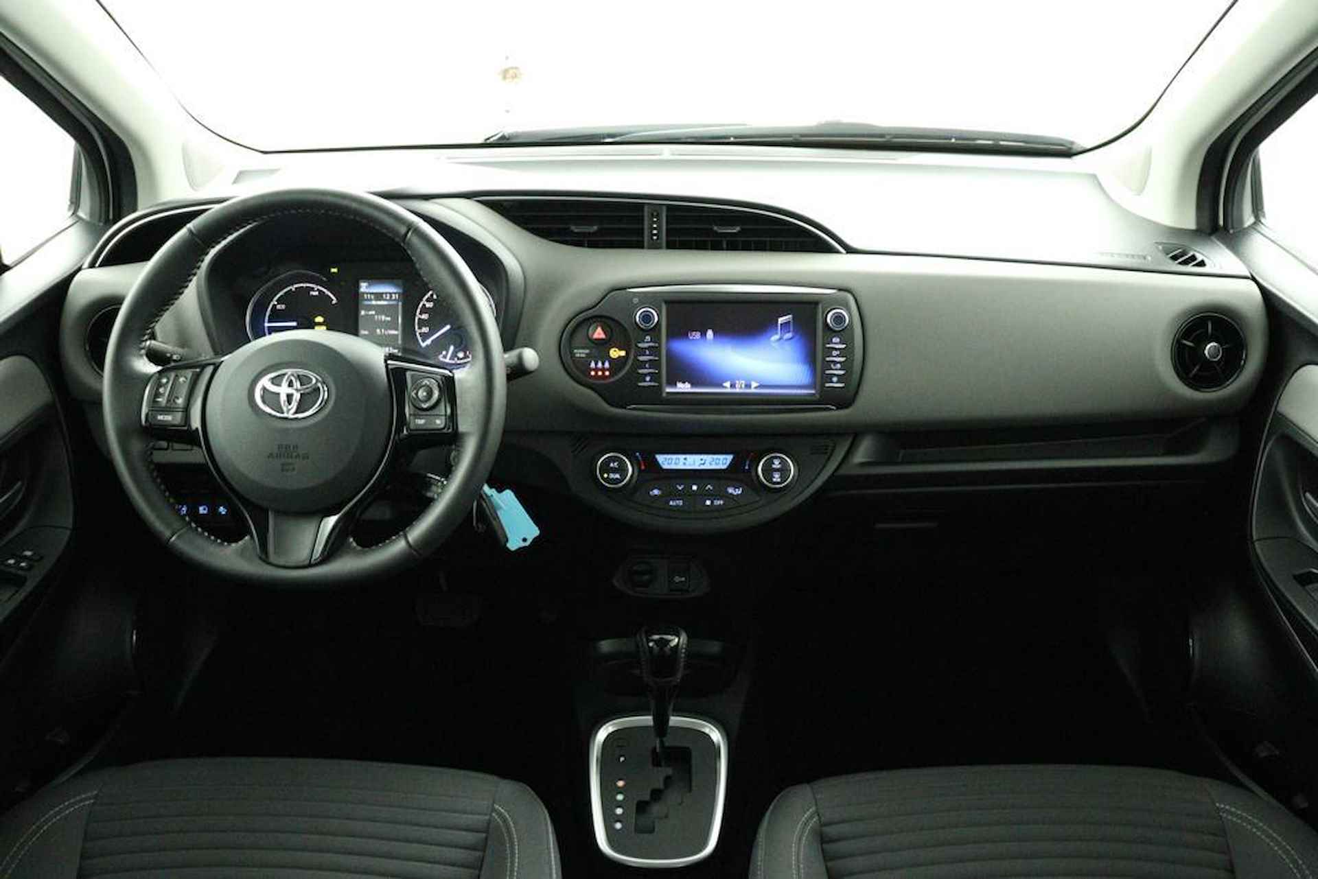 Toyota Yaris 1.5 Hybrid AUTOMAAT | Achteruitrijcamera | Eerste Eigenaar | Dealer onderhouden | Cruise Control | Metallic lak - 9/49