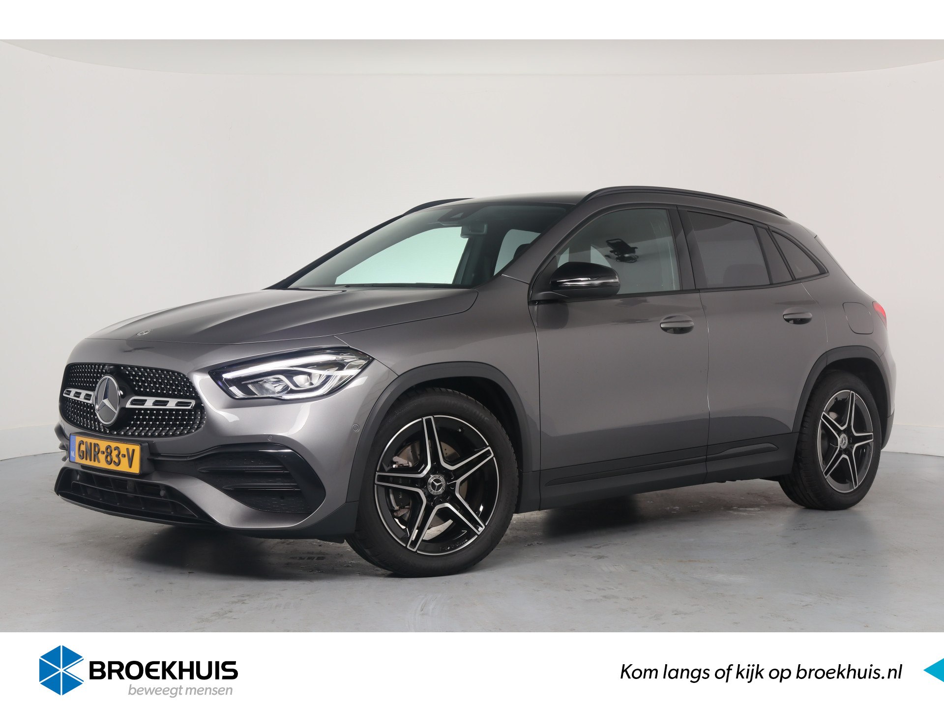 Mercedes-Benz GLA 180 AMG Line | Led | Elektr Achterklep | Stoelverwarming | Leder/Alcantara | Climate Control | Navigatie | Parkeersensoren | Spo