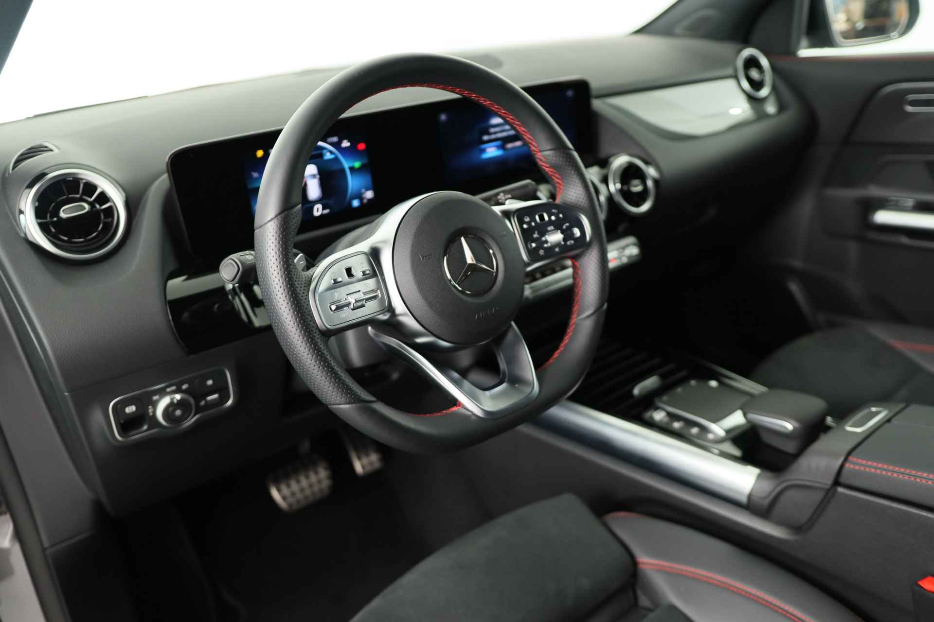 Mercedes-Benz GLA 180 AMG Line | Led | Elektr Achterklep | Stoelverwarming | Leder/Alcantara | Climate Control | Navigatie | Parkeersensoren | Spo - 9/38