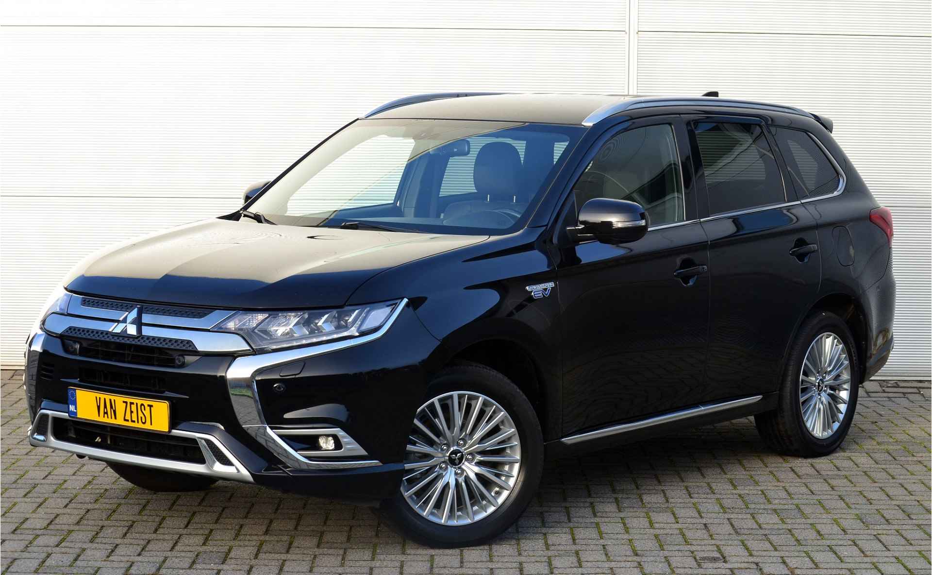 Mitsubishi Outlander PHEV 2.4 INSTYLE 4WD | PLUG IN HYBRID | V2G | FULL OPTIONS | LEER | STANDKACHEL | TREKHAAK 1500KG | ALL IN RIJKLAARPRIJS - 5/54