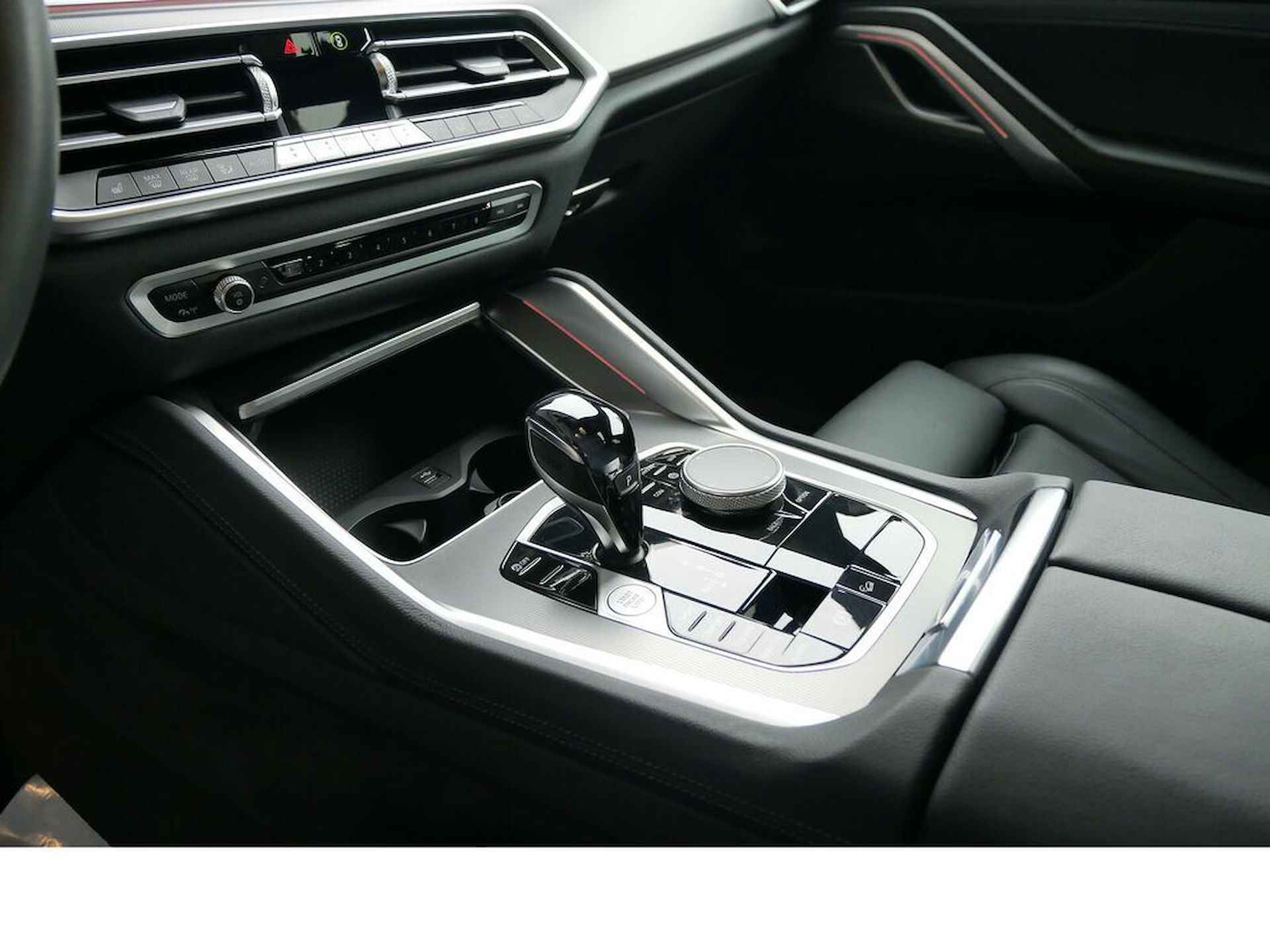 BMW X6 xDrive30d 286 PK M-Sport Panoramadak 20 Inch Live Cockpit Leder Zwart - 9/14
