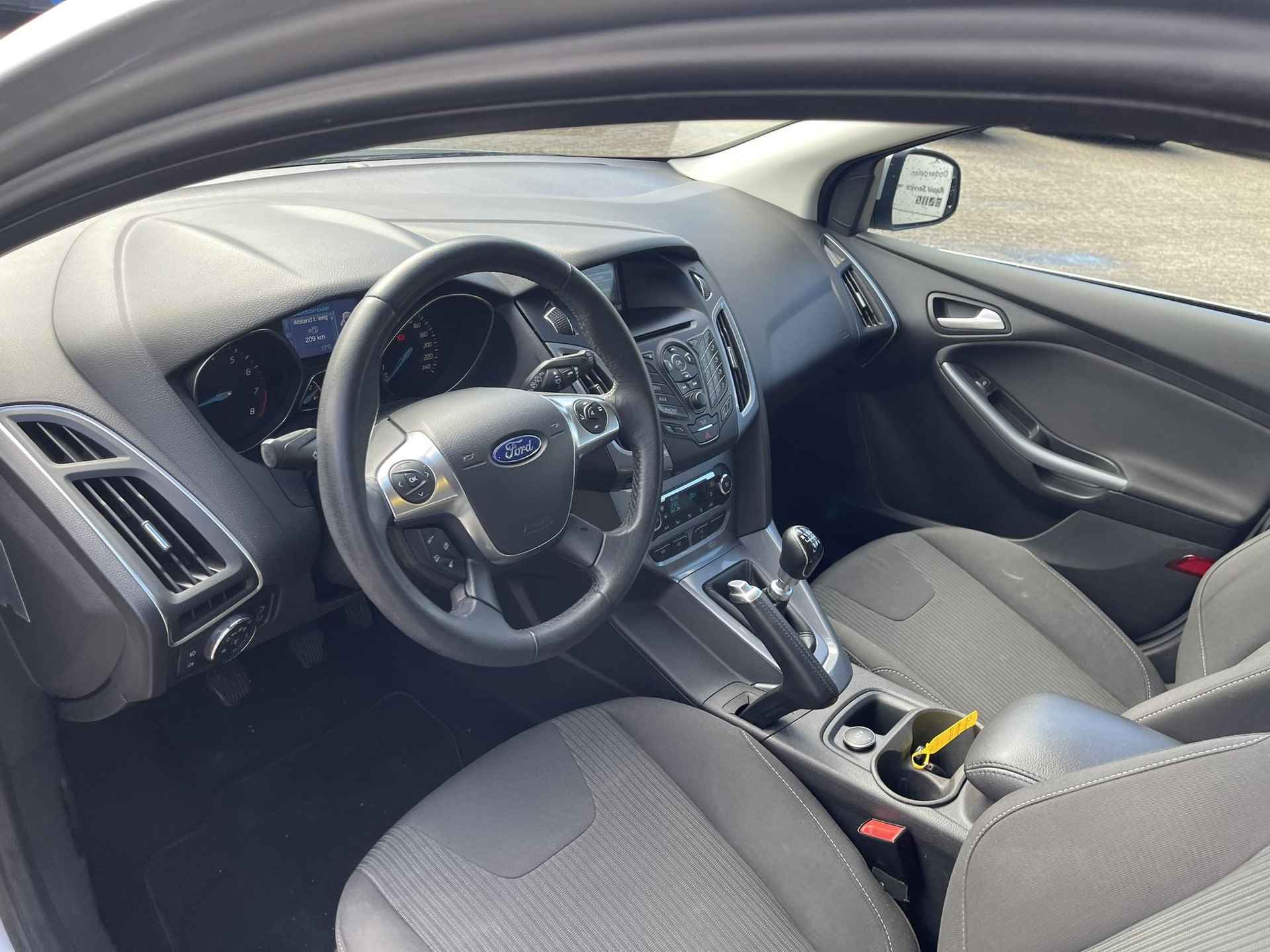 Ford Focus Wagon 1.0 EcoBoost Titanium 125pk | Navigatie | Climate Controle | Voorruit verwarming | Incl Nieuwe Distributieriem | Dealer onderhouden - 26/32