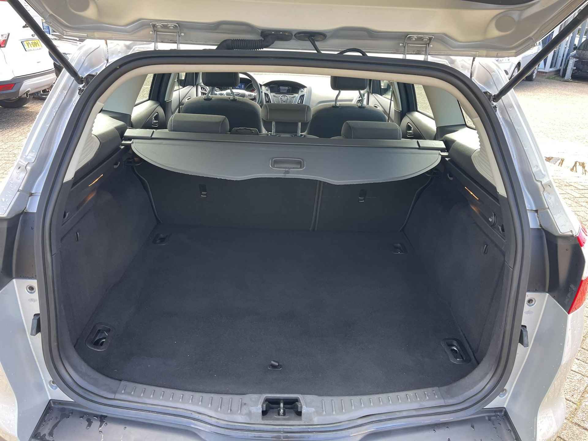 Ford Focus Wagon 1.0 EcoBoost Titanium 125pk | Navigatie | Climate Controle | Voorruit verwarming | Incl Nieuwe Distributieriem | Dealer onderhouden - 28/32