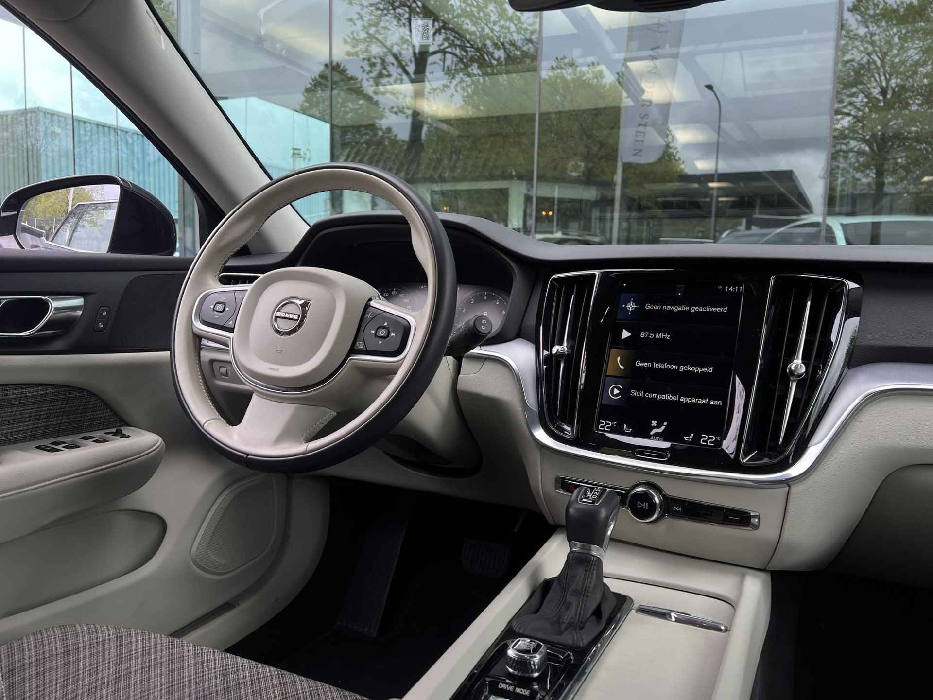 Volvo V60 2.0 T4 Inscription | Uniek Interieur | Adapt. Cruise | Apple Carplay - 3/21