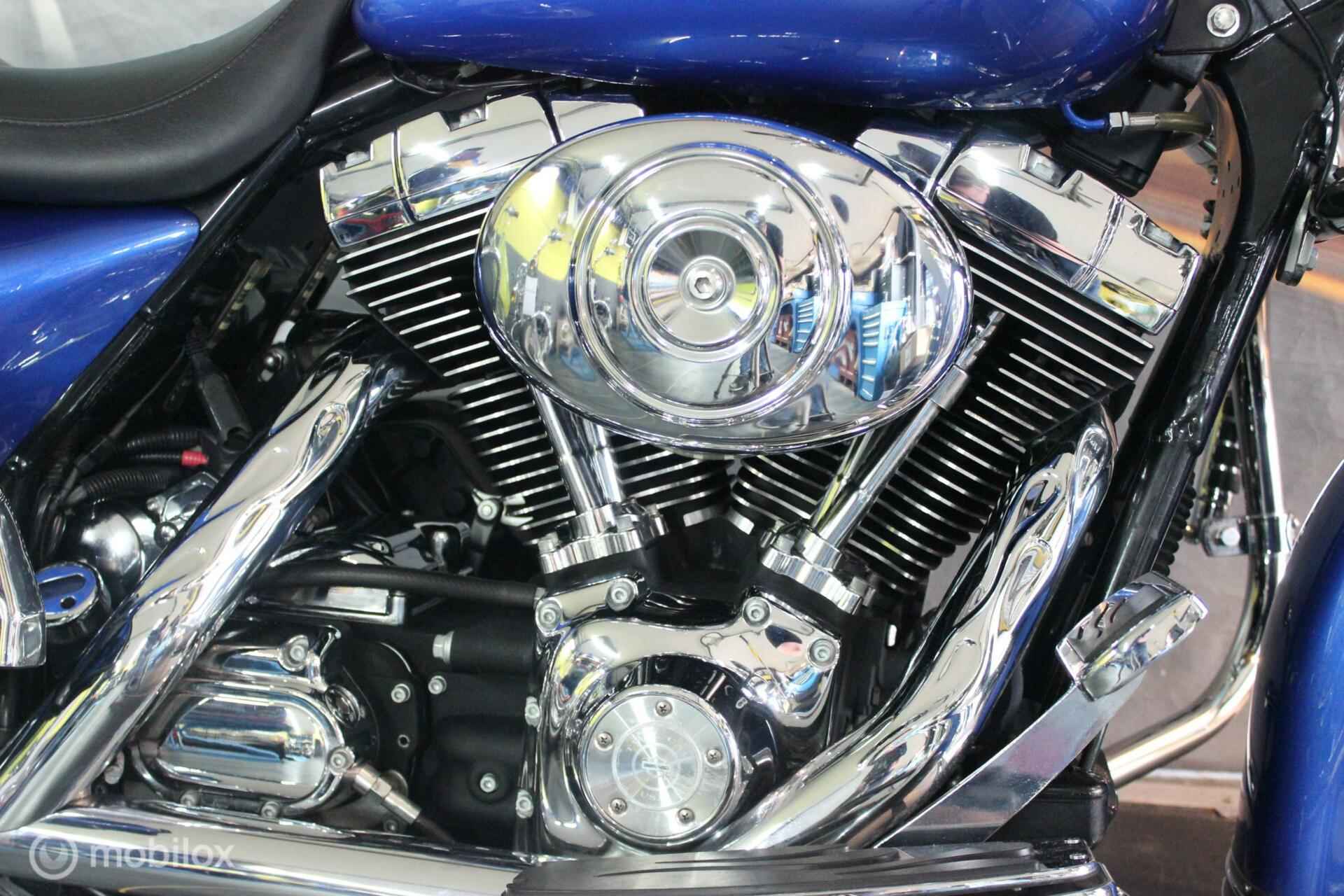 Harley Davidson 88 FLHRI Road King Classic - 8/8