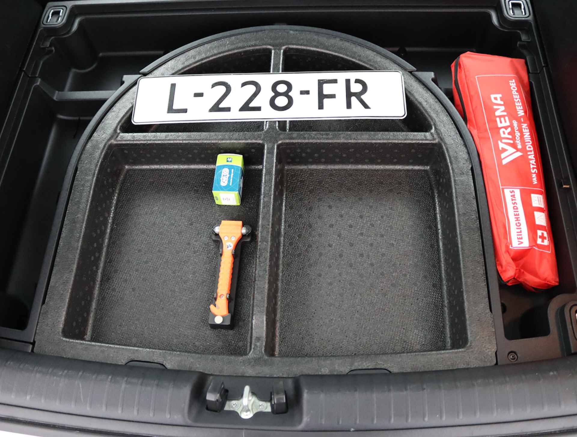 Kia Niro 1.6 GDi Hybrid DynamicLine - Navigatie - Trekhaak - Camera - Parkeersensoren achter - Fabrieksgarantie tot 05-2028 - 55/76
