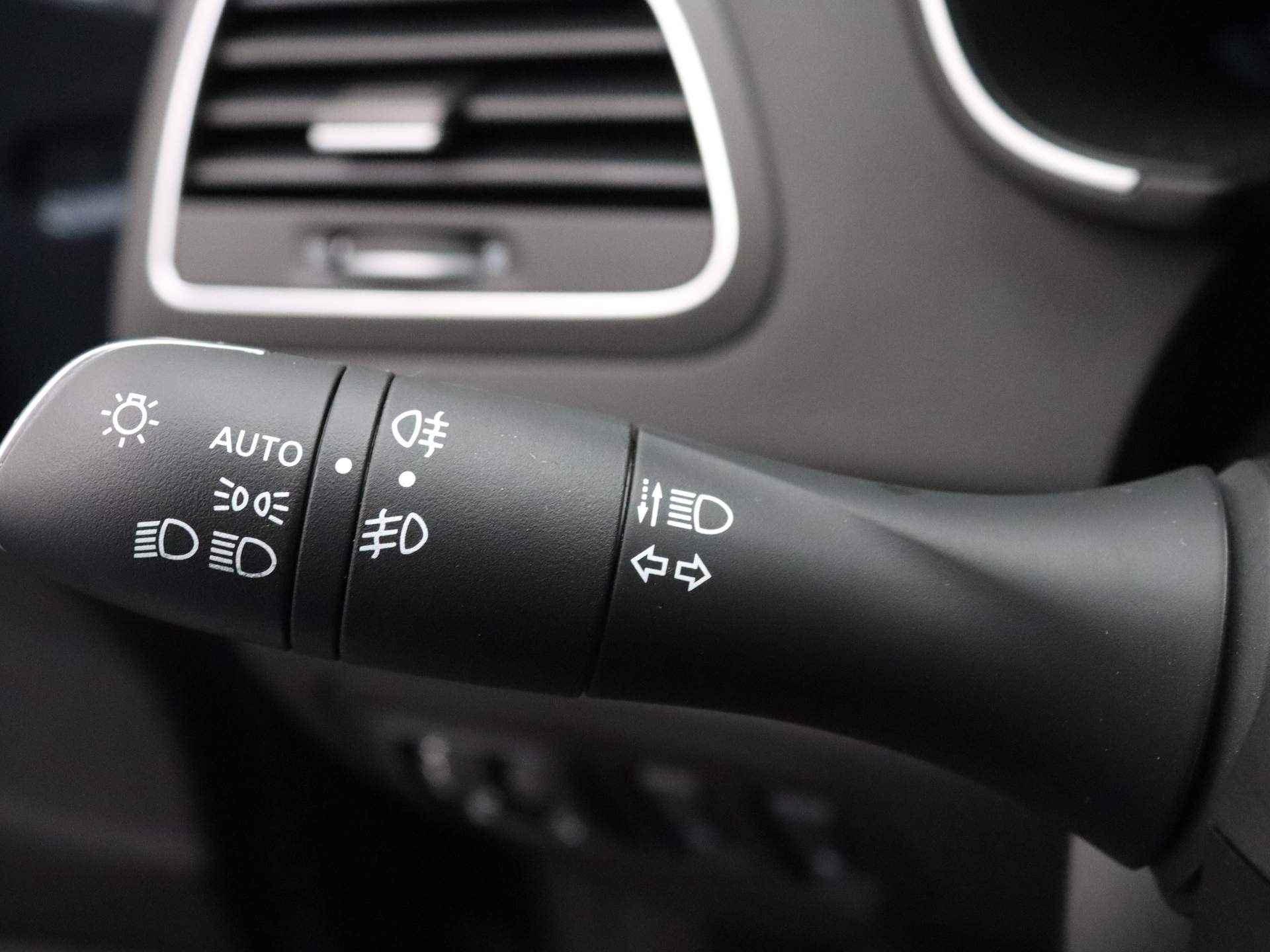 Renault Mégane Estate E-Tech Plug-In Hybrid 160pk Business Edition One ALL-IN PRIJS! Camera | Climate | Leder | Navi | Stoel-/stuurverwarming - 22/43