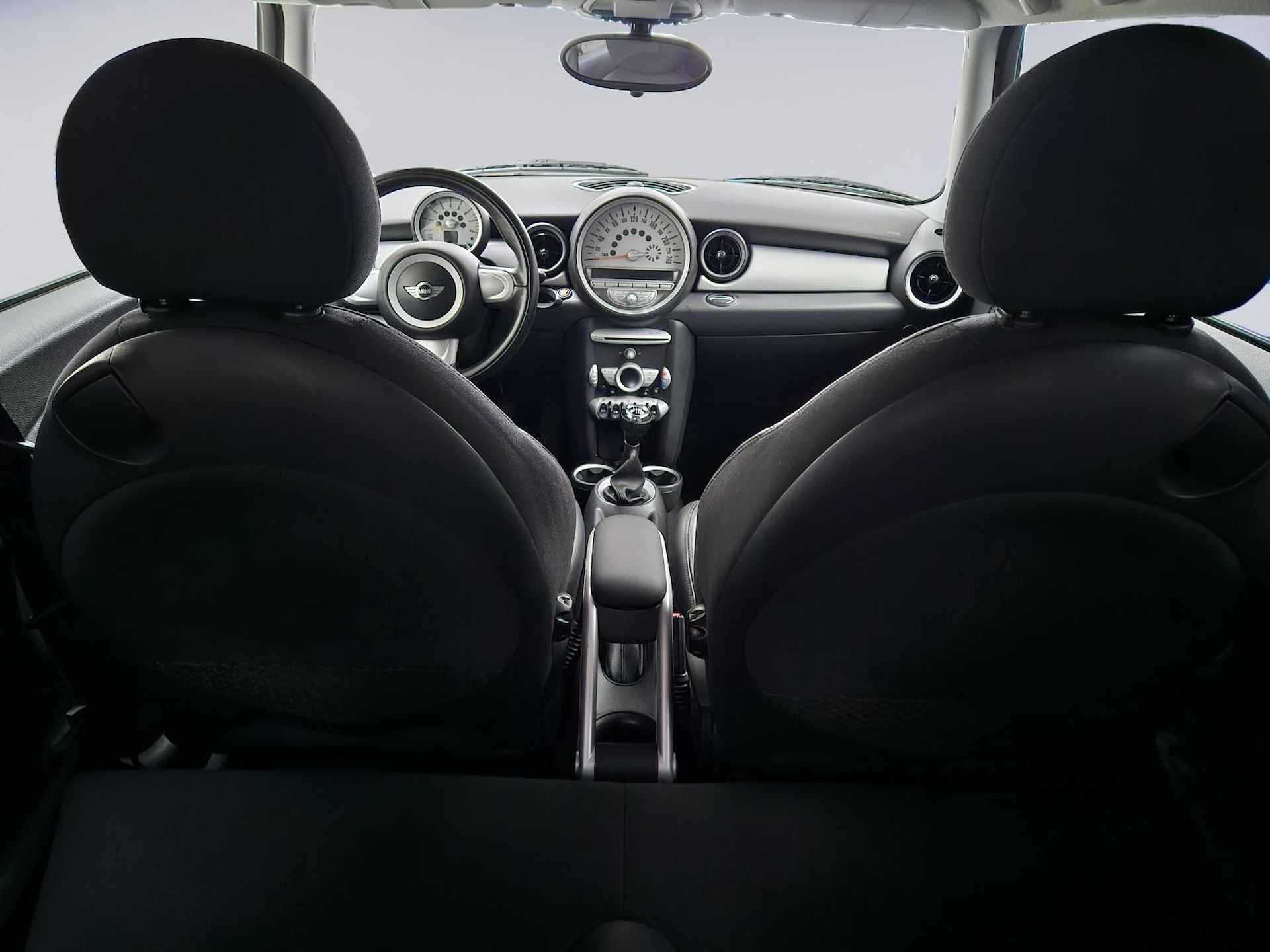 Mini Cooper 1.6 Chili 6 bak/Apple Carplay/Parkeersens./Clima control/Half leder/17''LMV/(MET GARANTIE*) - 20/25