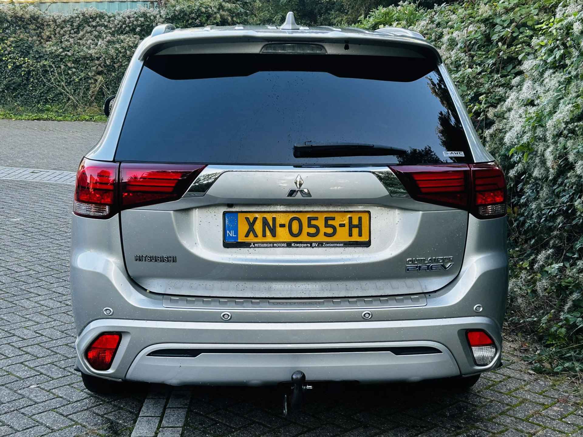 Mitsubishi Outlander 2.4 PHEV Instyle Gewoon de mooiste uitvoering , alle optie's , incl trekhaak - 4/38