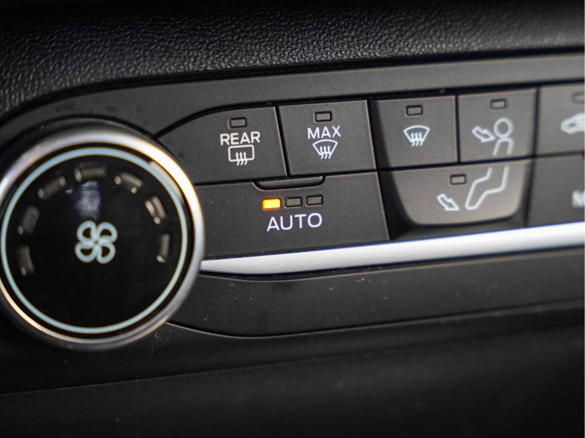 Ford Fiesta 100pk EcoBoost Titanium |Climate Control |Apple CarPlay |Android Auto | - 24/50