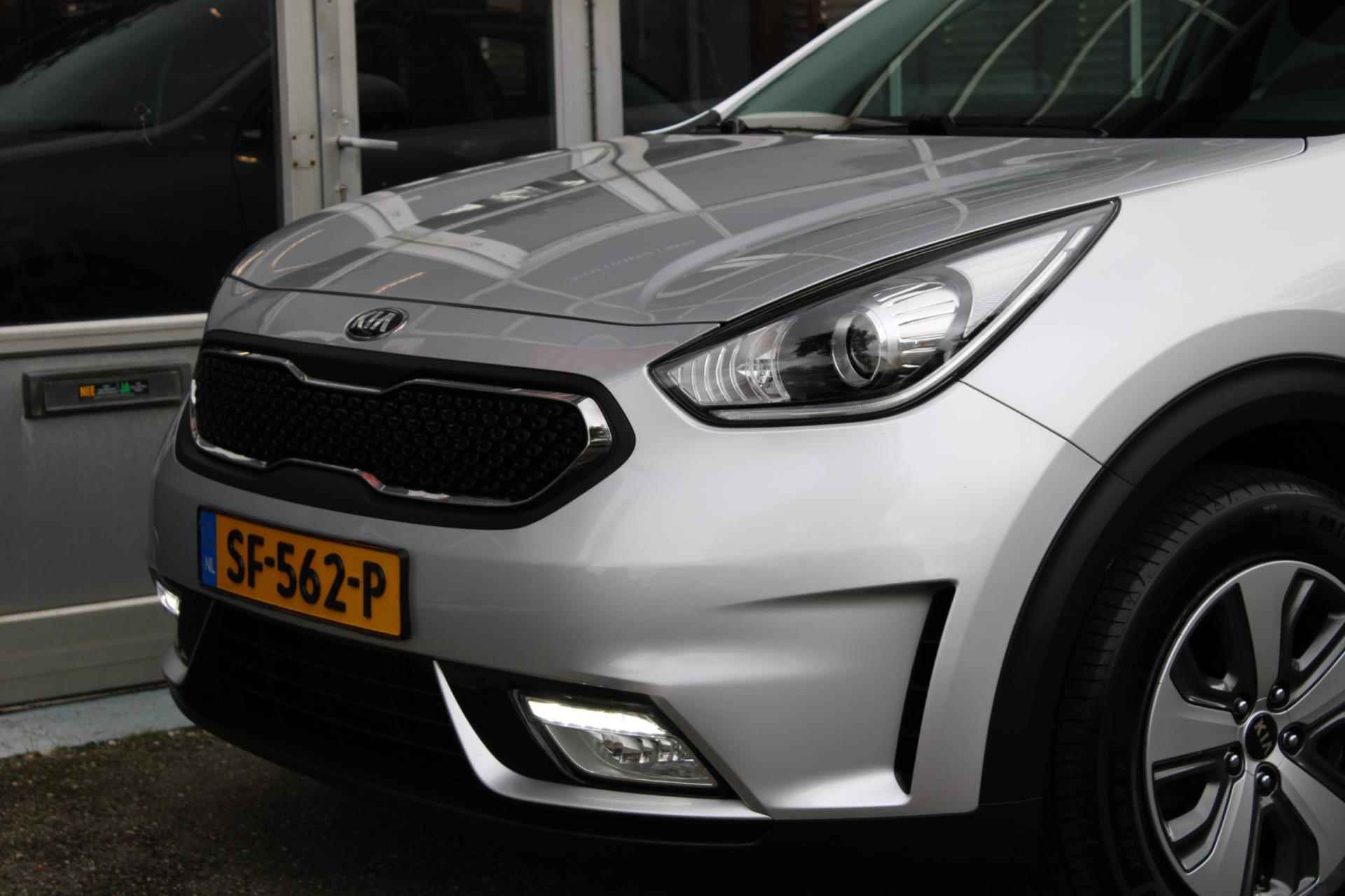 Kia Niro 1.6 GDi Hybrid DynamicLine Automaat Navi Camera Nap - 3/43