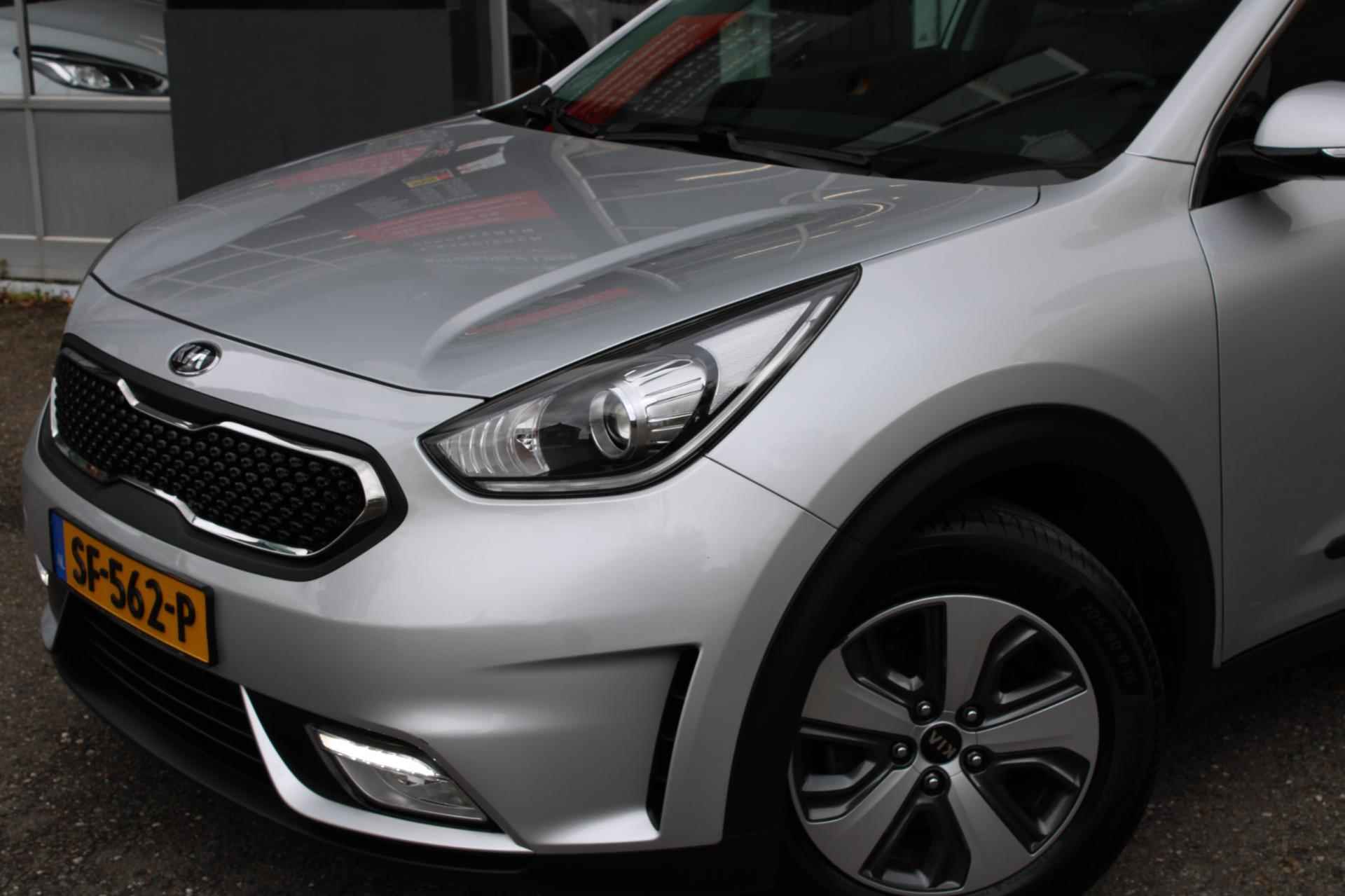 Kia Niro 1.6 GDi Hybrid DynamicLine Automaat Navi Camera Nap - 40/43