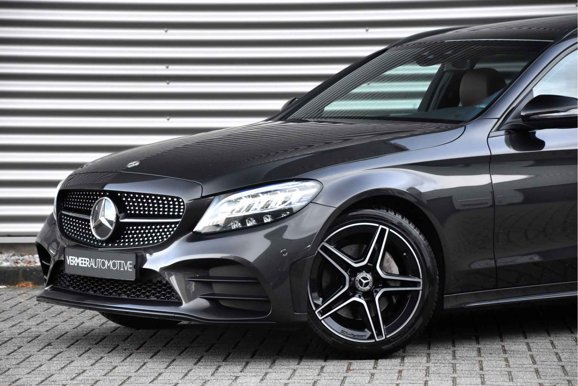 Mercedes-Benz C-Klasse Estate 180 Business Solution AMG | Panoramadak | Nightpakket | Trekhaak | DAB | - 2/19