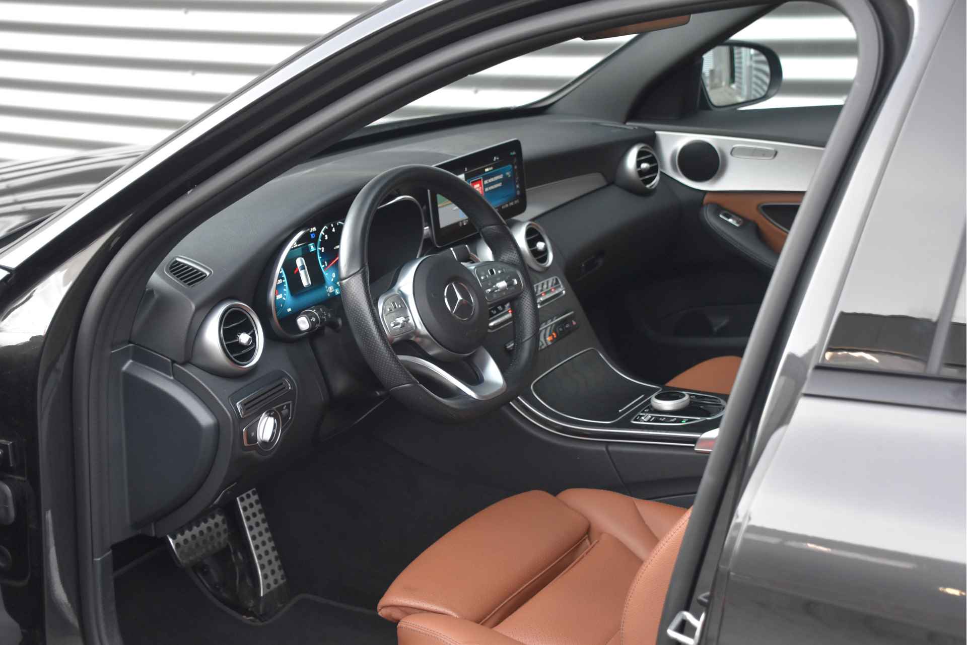 Mercedes-Benz C-Klasse Estate 180 Business Solution AMG | Panoramadak | Nightpakket | Trekhaak | DAB | - 9/19