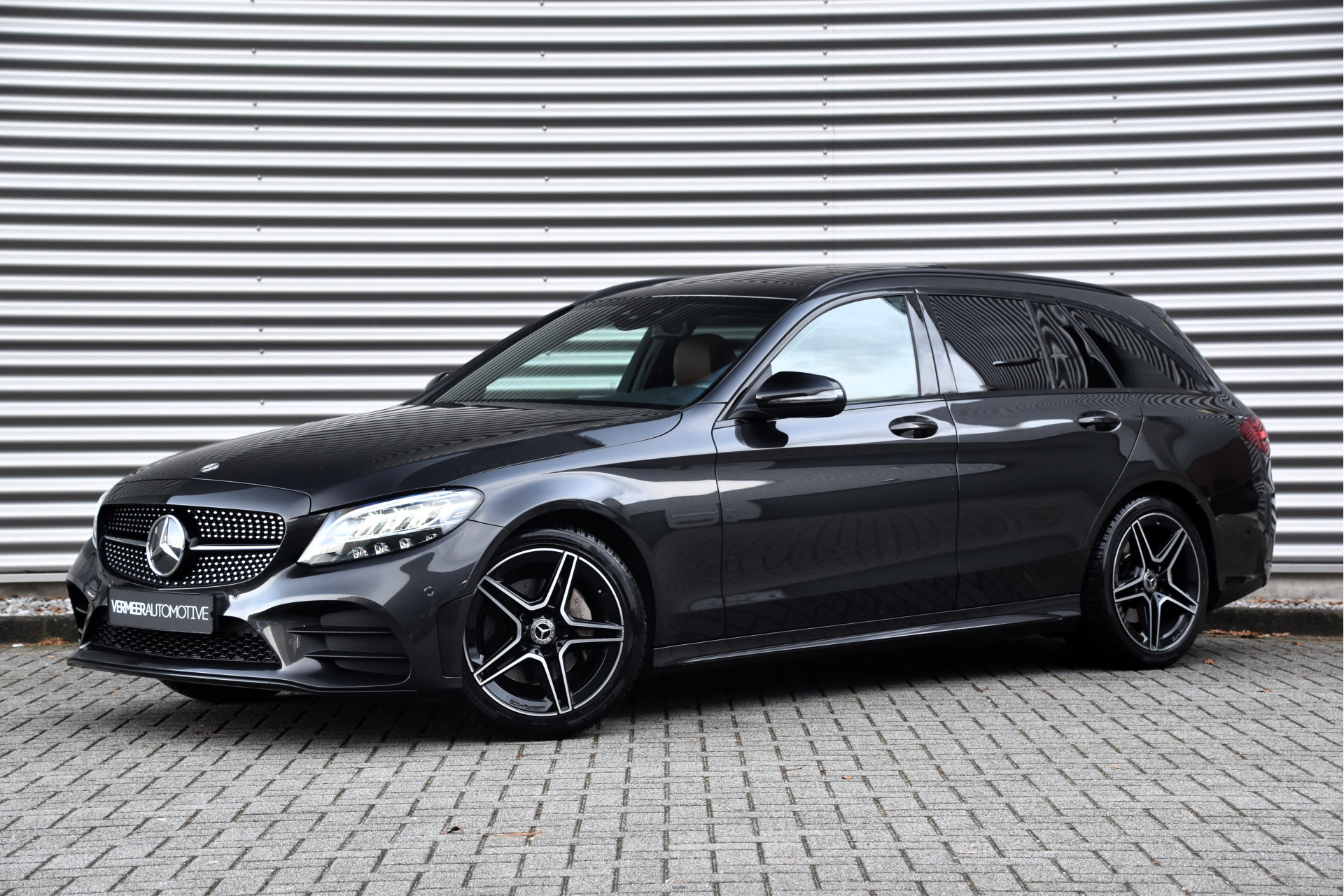 Mercedes-Benz C-Klasse Estate 180 Business Solution AMG | Panoramadak | Nightpakket | Trekhaak | DAB |