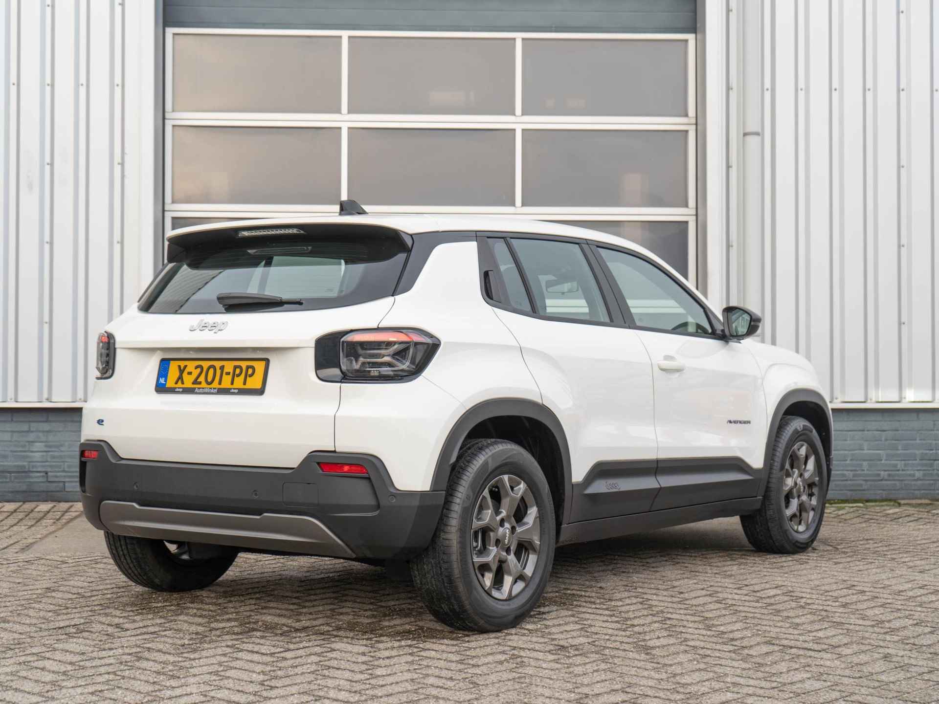 Jeep Avenger Longitude Business Pack 54 kWh | Winter Pack | Uit voorraad leverbaar | Subsidie € 2.000,- * - 4/30