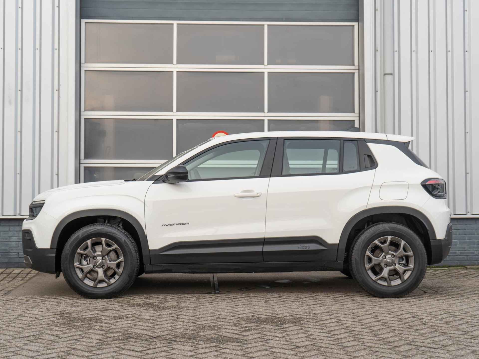 Jeep Avenger Longitude Business Pack 54 kWh | Winter Pack | Uit voorraad leverbaar | Subsidie € 2.000,- * - 6/30