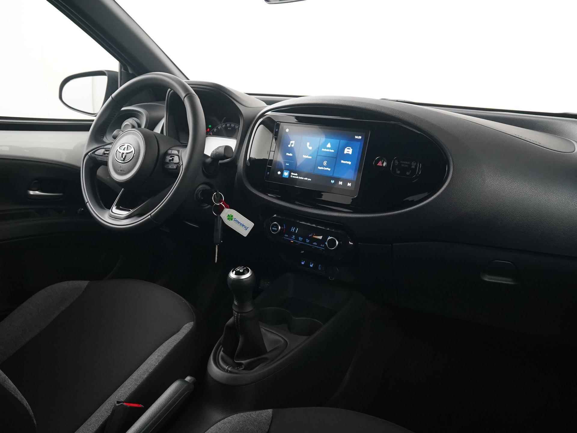 Toyota Aygo X 1.0 VVT-i MT Play | Camera | Stoelverwarming| Apple/Android Carplay | Zondag Open! - 2/30