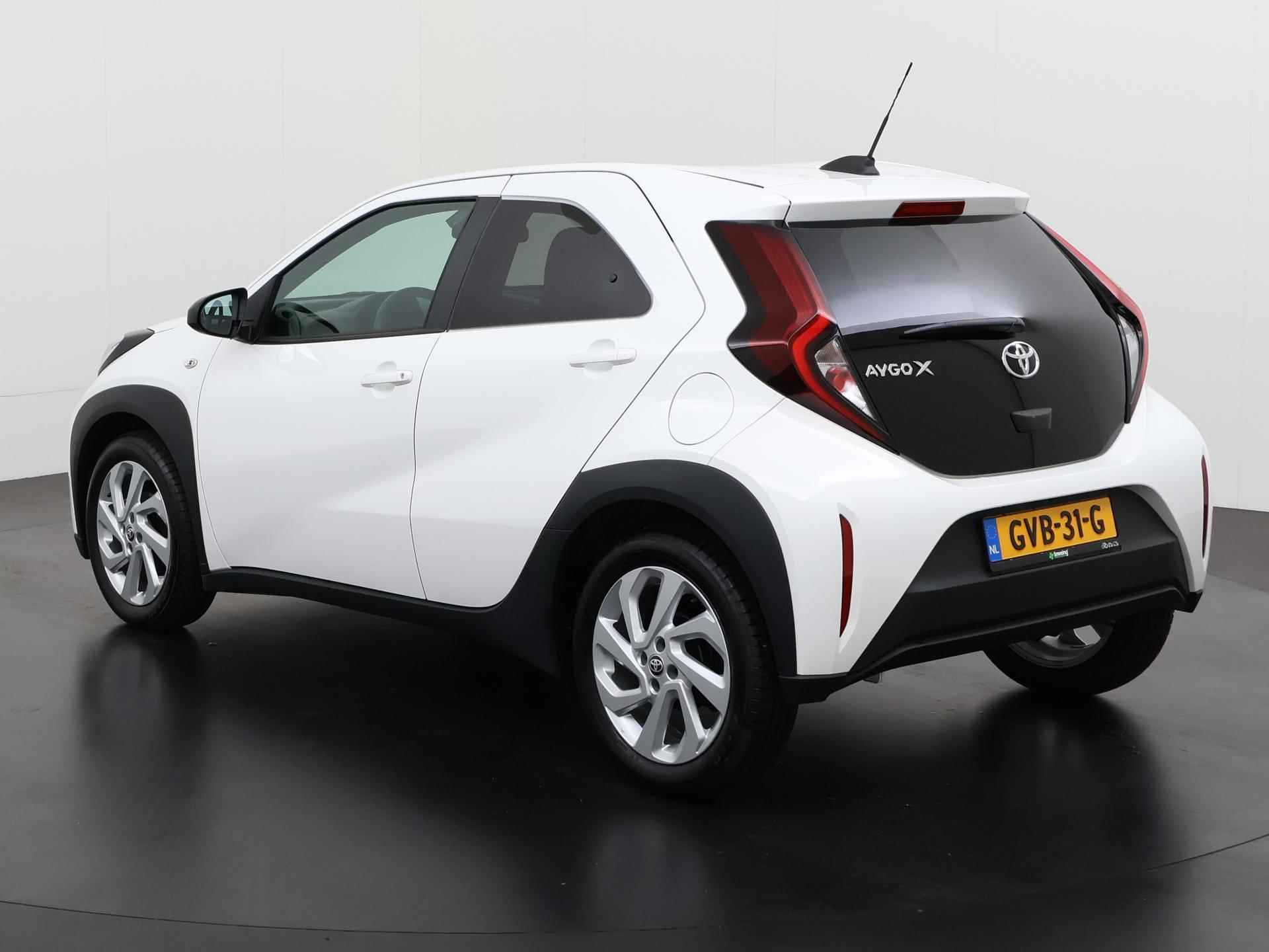 Toyota Aygo X 1.0 VVT-i MT Play | Camera | Stoelverwarming| Apple/Android Carplay | Zondag Open! - 6/30