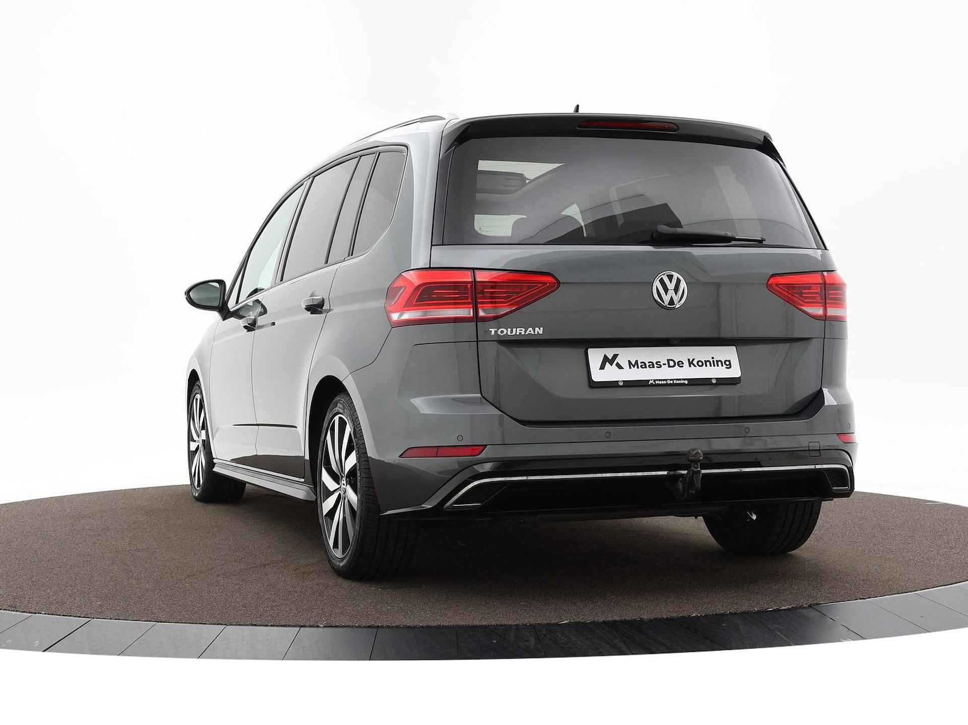 Volkswagen Touran 1.5 TSI 150pk DSG Highline 7p. · Panoramadak · Camera · Side Assist · Inklap Trekhaak · R-Line Exterieur · Keyless · Stoelverwarming · 18"Velgen · ACC · - 27/43