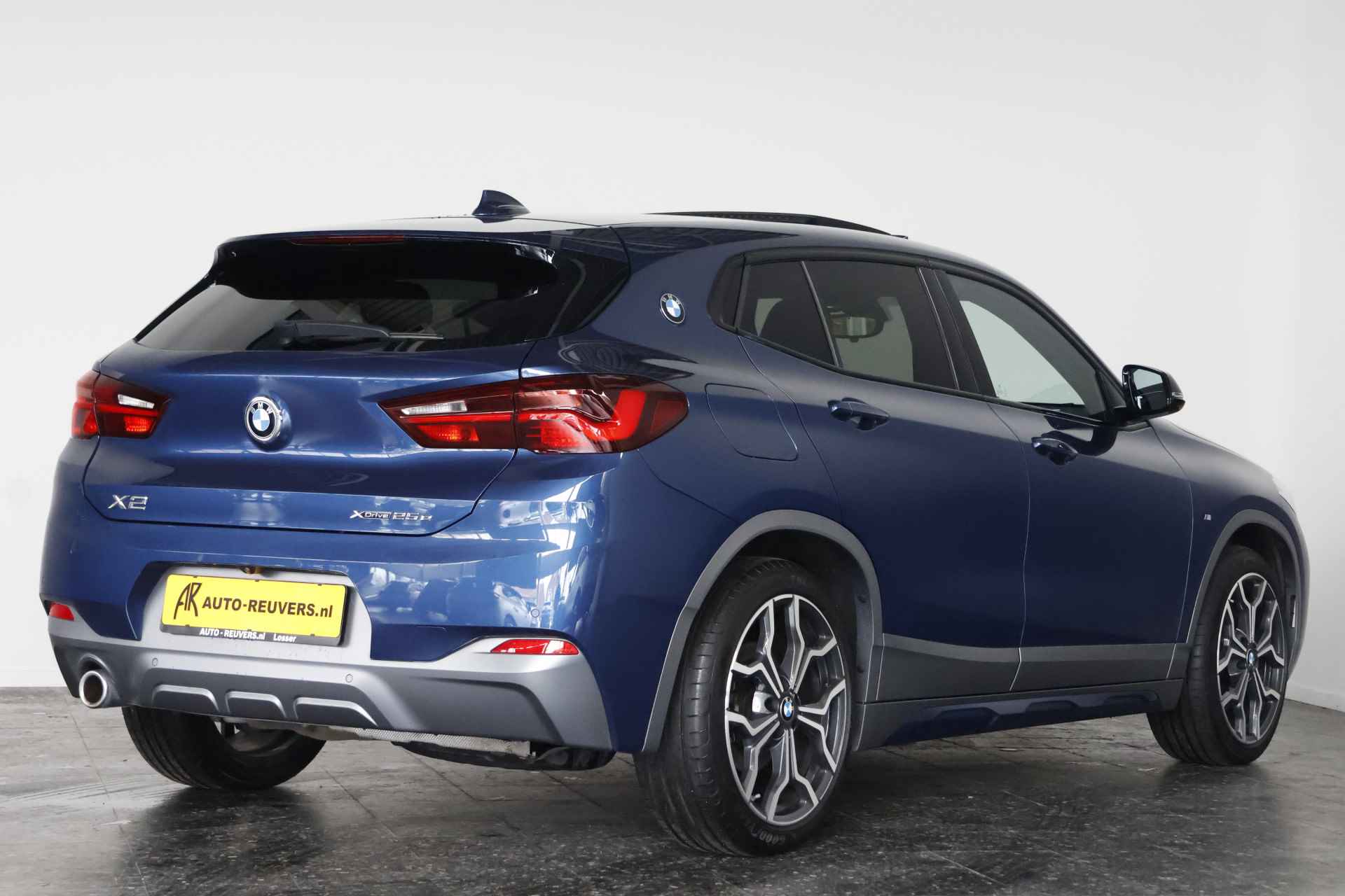 BMW X2 xDrive25e M-Sport Panorama / Opendak / LED / HUD / Navi / CarPlay - 2/32