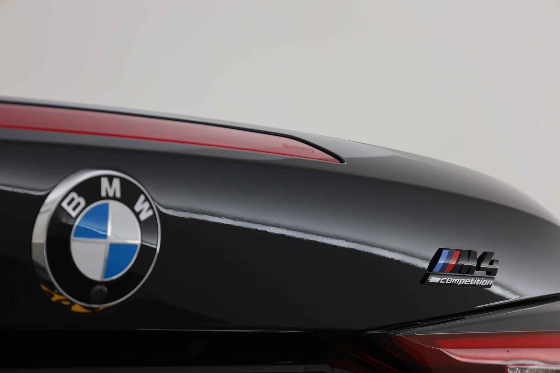 BMW 4 Serie Cabrio M4 Competition xDrive | HUD | Laser | 360cam | Stoel- Stuur en nekverw. | Carbonint. | H&K | 20'' - 38/40