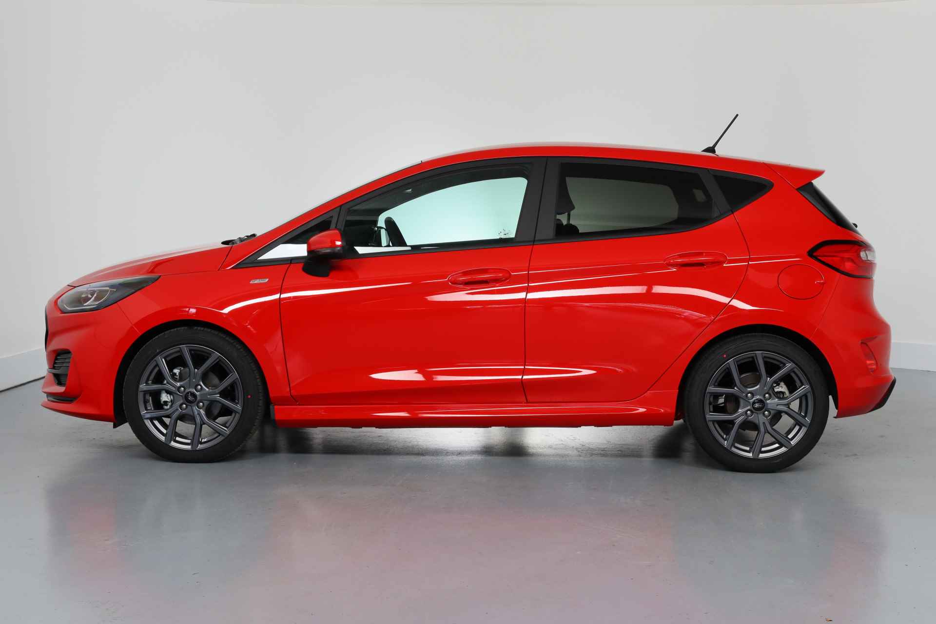 Ford Fiesta 1.0 EcoBoost Hybrid 125pk ST-Line | Automaat | Navi by App | Climate Control | Cruise Control | Winter pack | Led | Parkeersenso - 4/32
