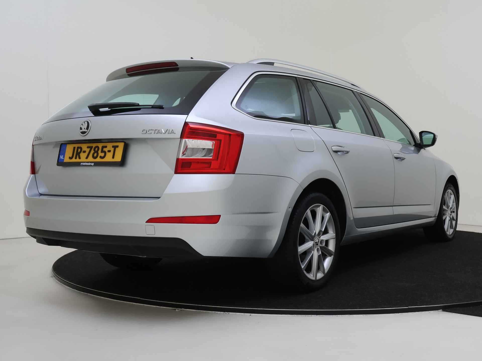 Škoda Octavia Combi 1.2 TSI Greentech Style Businessline | Navigatie | Stoelverwarming | Parkeerhulp voor en achter Ypenburg - 11/40