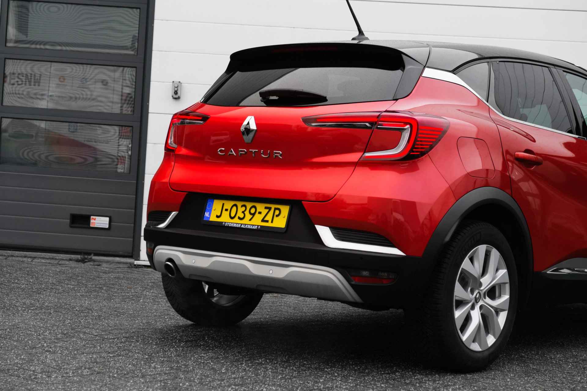 Renault Captur 1.0 TCe 100 PK Bi-Fuel Intens | Vier seizoensbanden | ECC | Camera achter | Navi | Two tone lak | | incl. Bovag rijklaarpakket met 12 maanden garantie | - 19/49