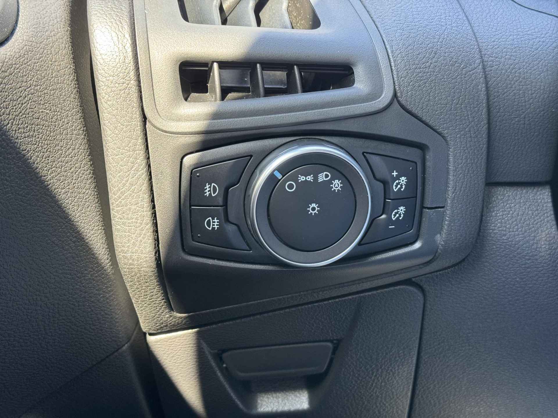 Ford Focus Wagon 1.5 Titanium  | ST-line | Stoelverw | Camera | Carplay - 23/29