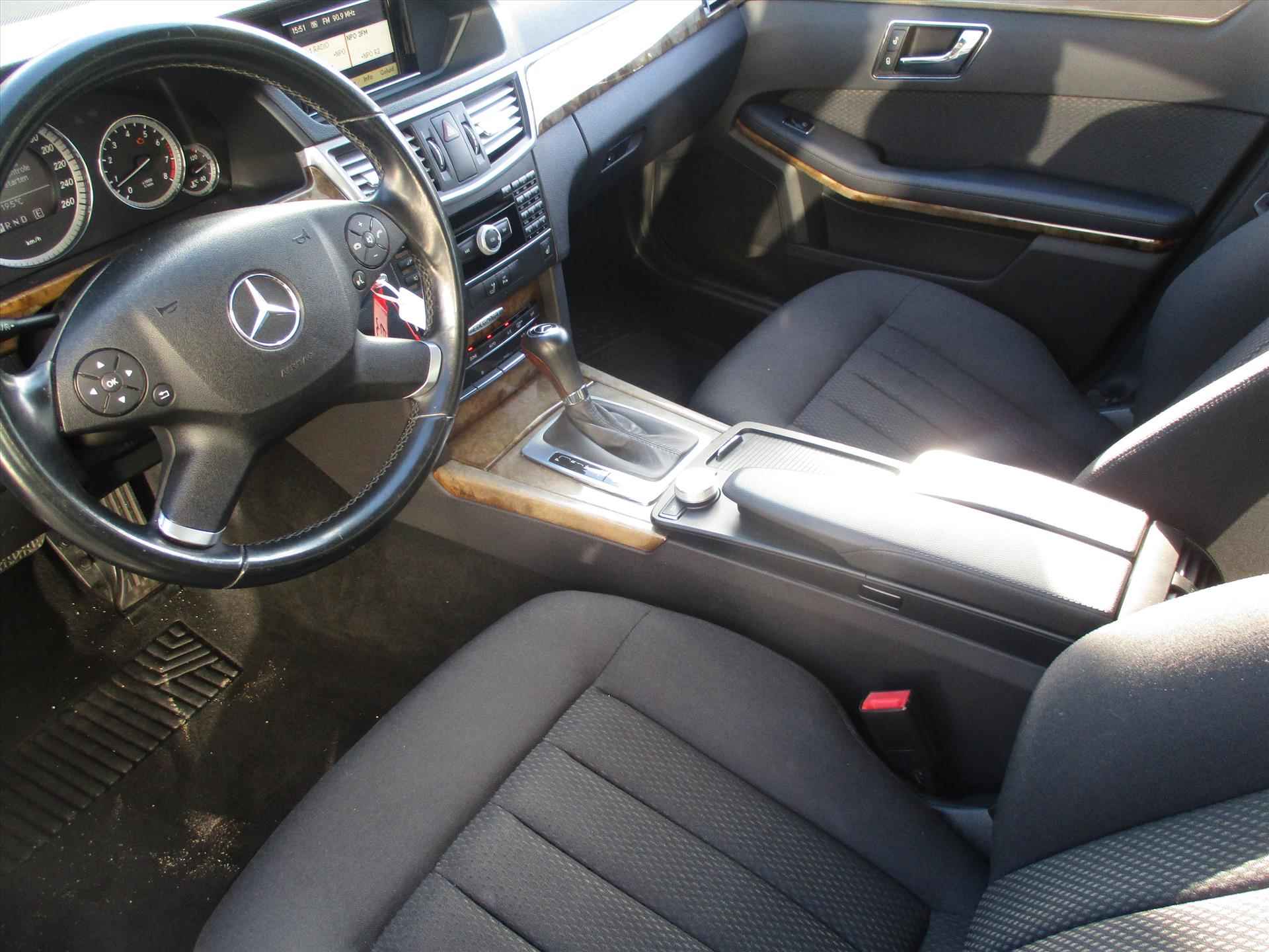 Mercedes E-Klasse E200 CGI BlueEfficiency Aut. Elegance / 89000 km - 9/15