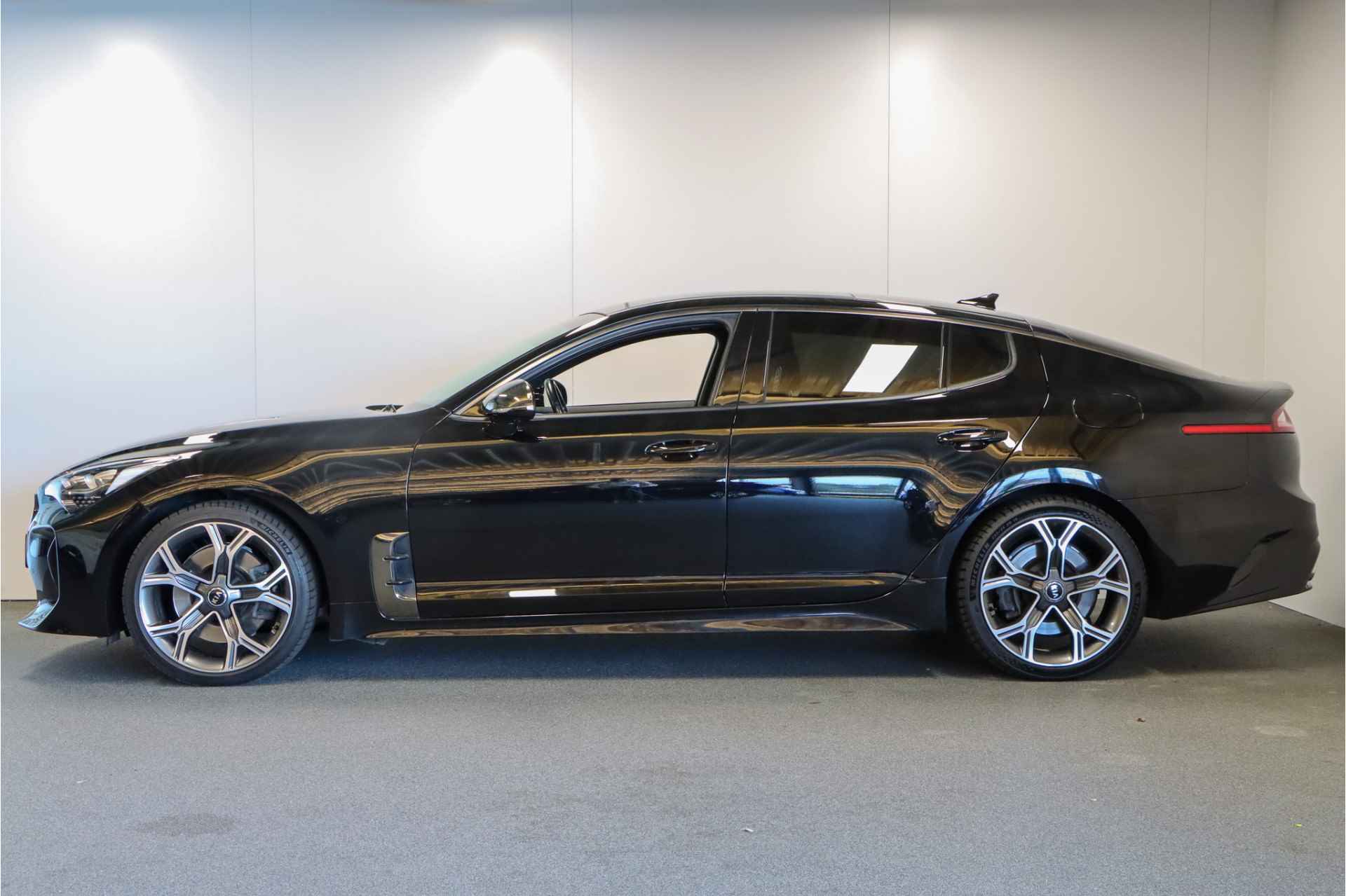 Kia Stinger 2.0 T-GDI GT-Line - 3/44