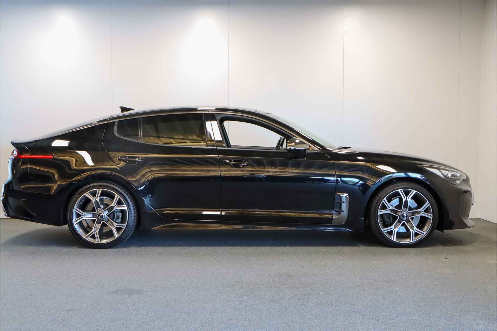 Kia Stinger 2.0 T-GDI GT-Line - 6/44