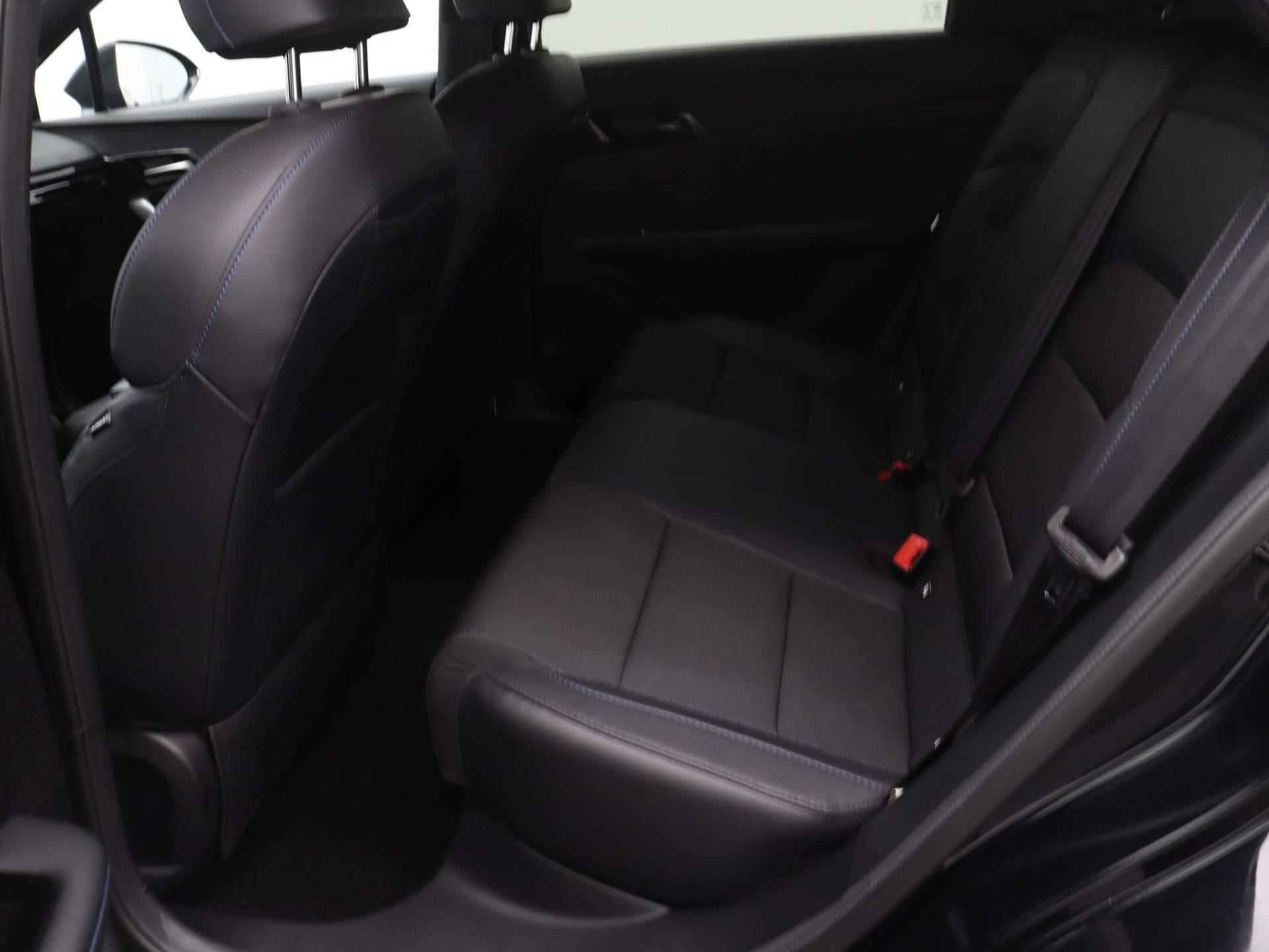 MG 4 Long Range Luxury 64 kWh | 440 WLTP | 360 camera | Apple car play | LED - 13/26